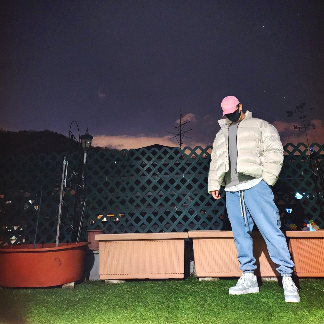 Stussy Low Pro Basic Strapback Powder Pink, Nike Air Force 1 Low White Grey 착용 스타일 - 1