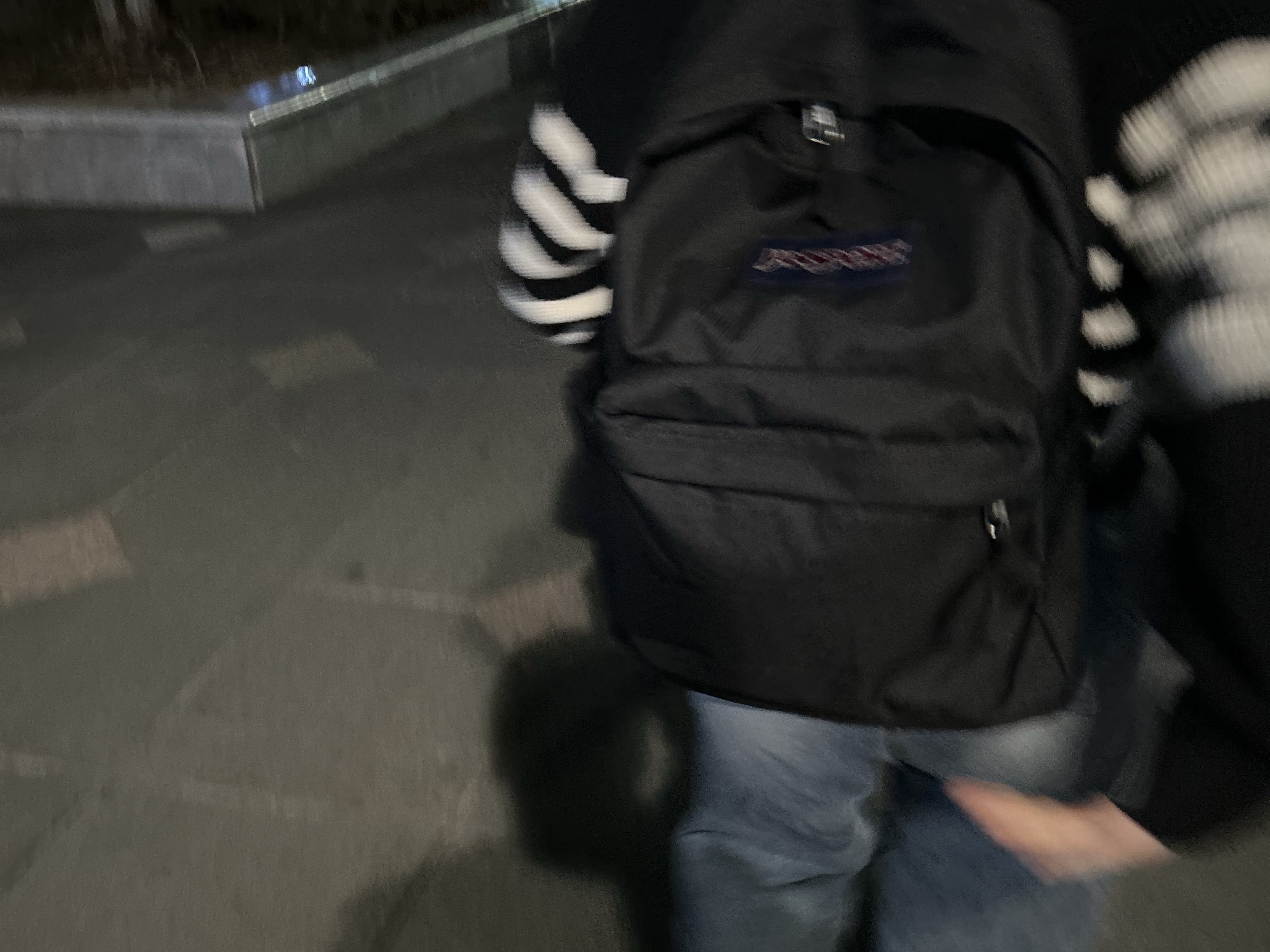 Jansport Superbreak Backpack Black 착용 스타일