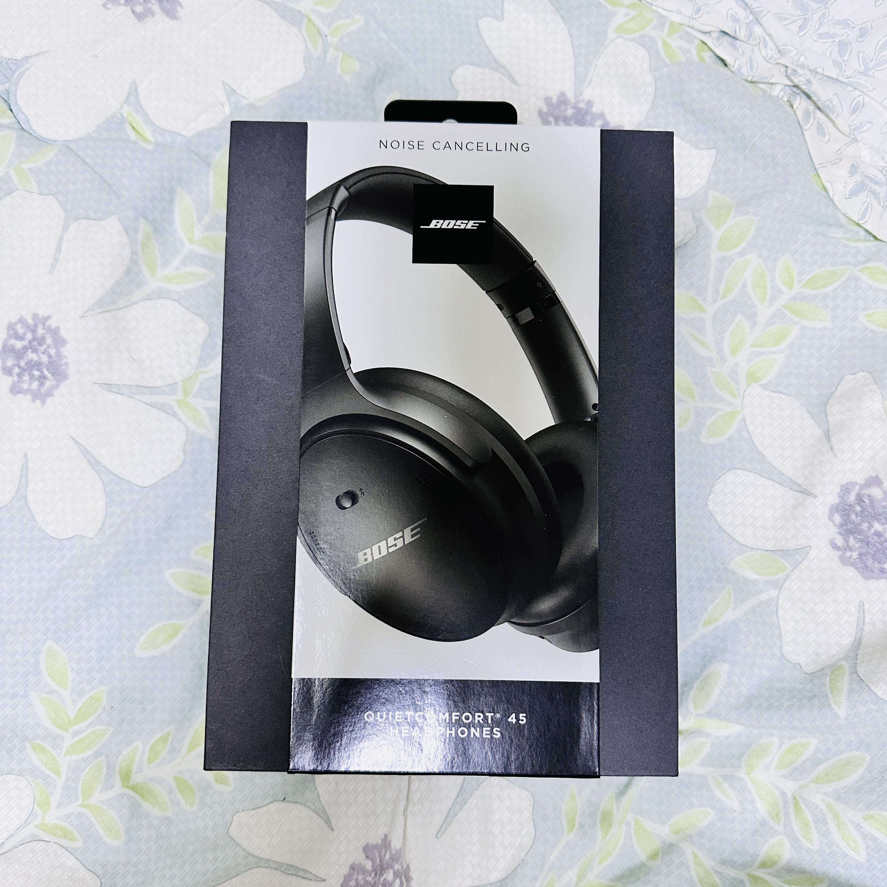BOSE QC45 Triple Black (Korean Ver.) 착용 스타일 - 3