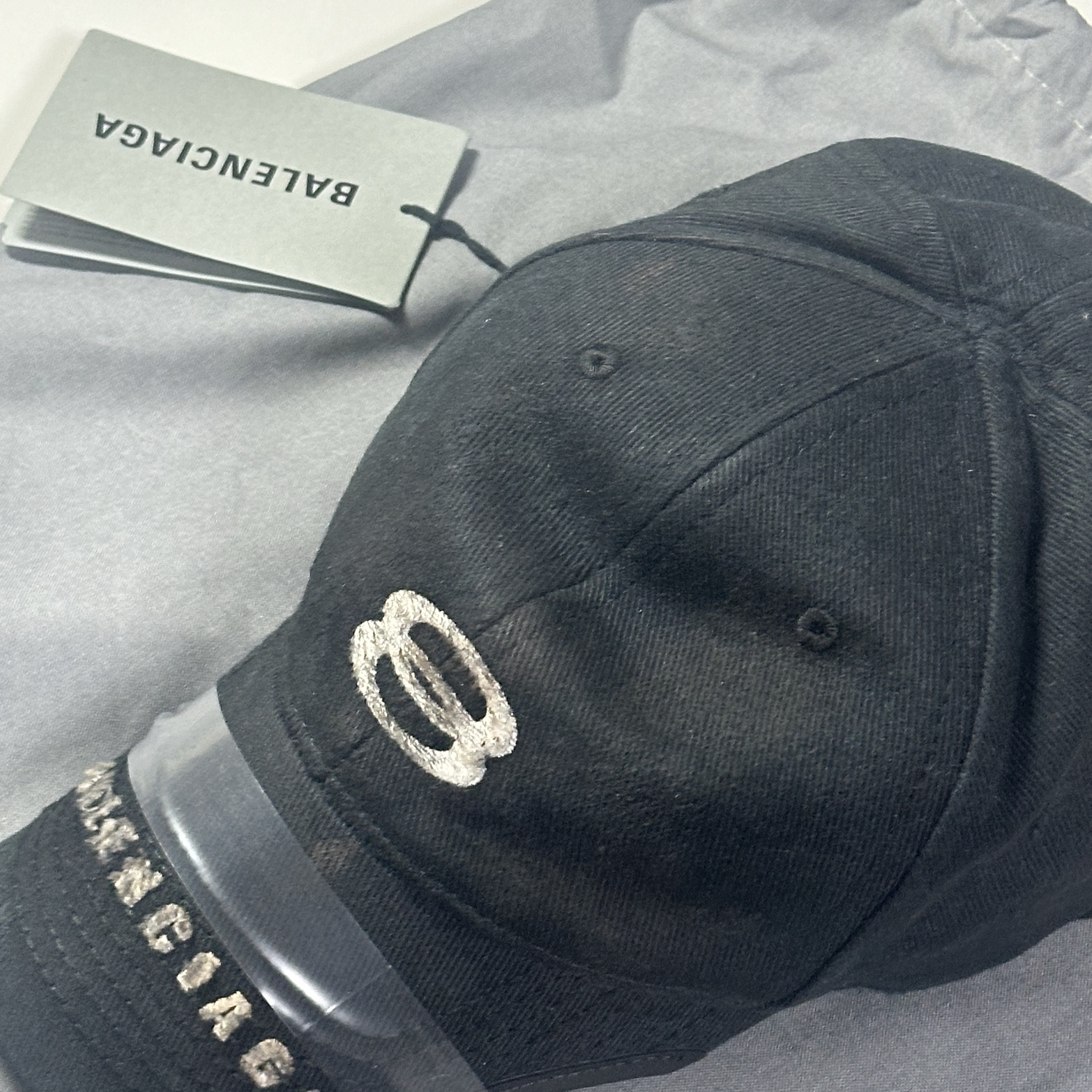 Balenciaga Unity Sports Icon Cap Black White 착용 스타일
