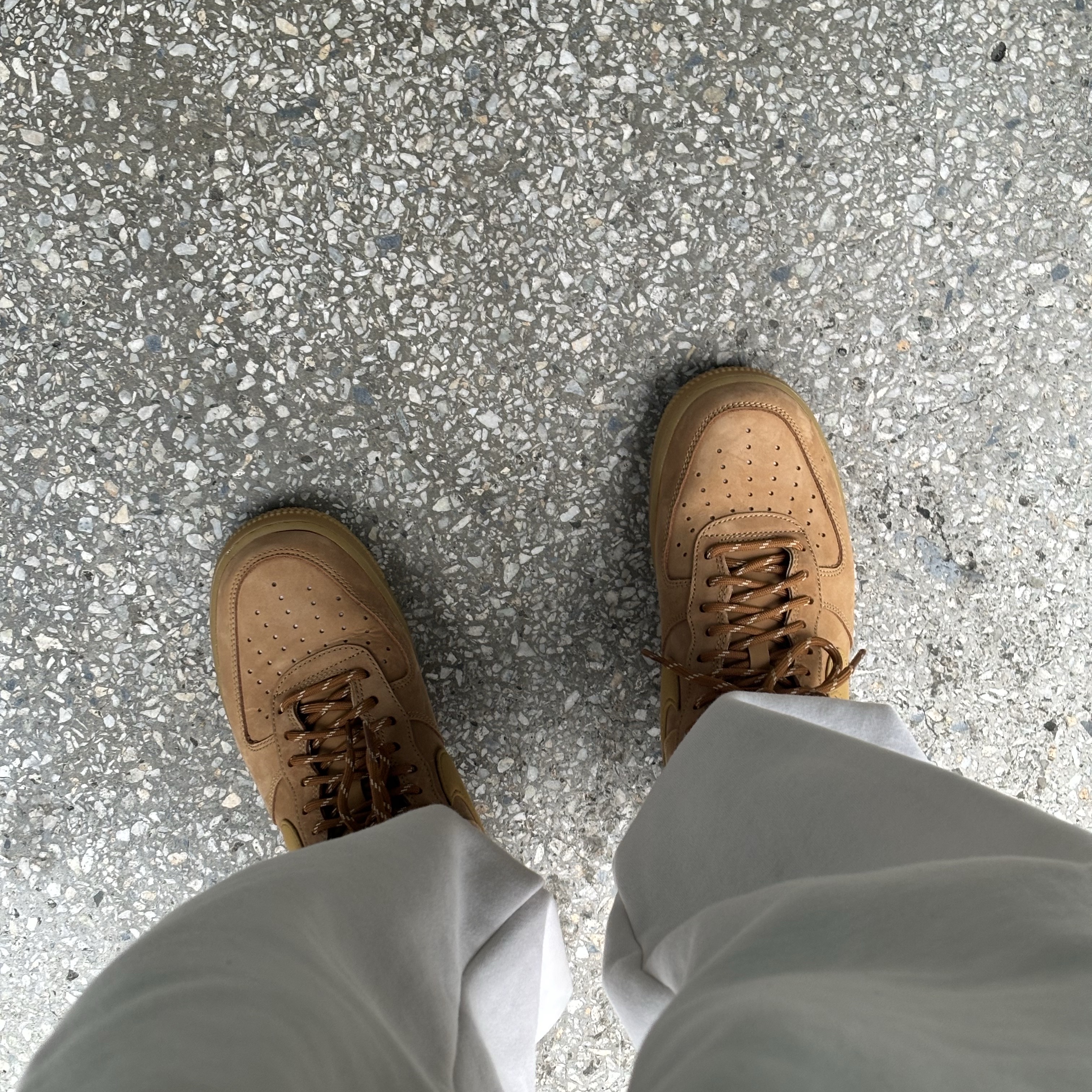 Nike Air Force 1 '07 WB Flax 착용 스타일