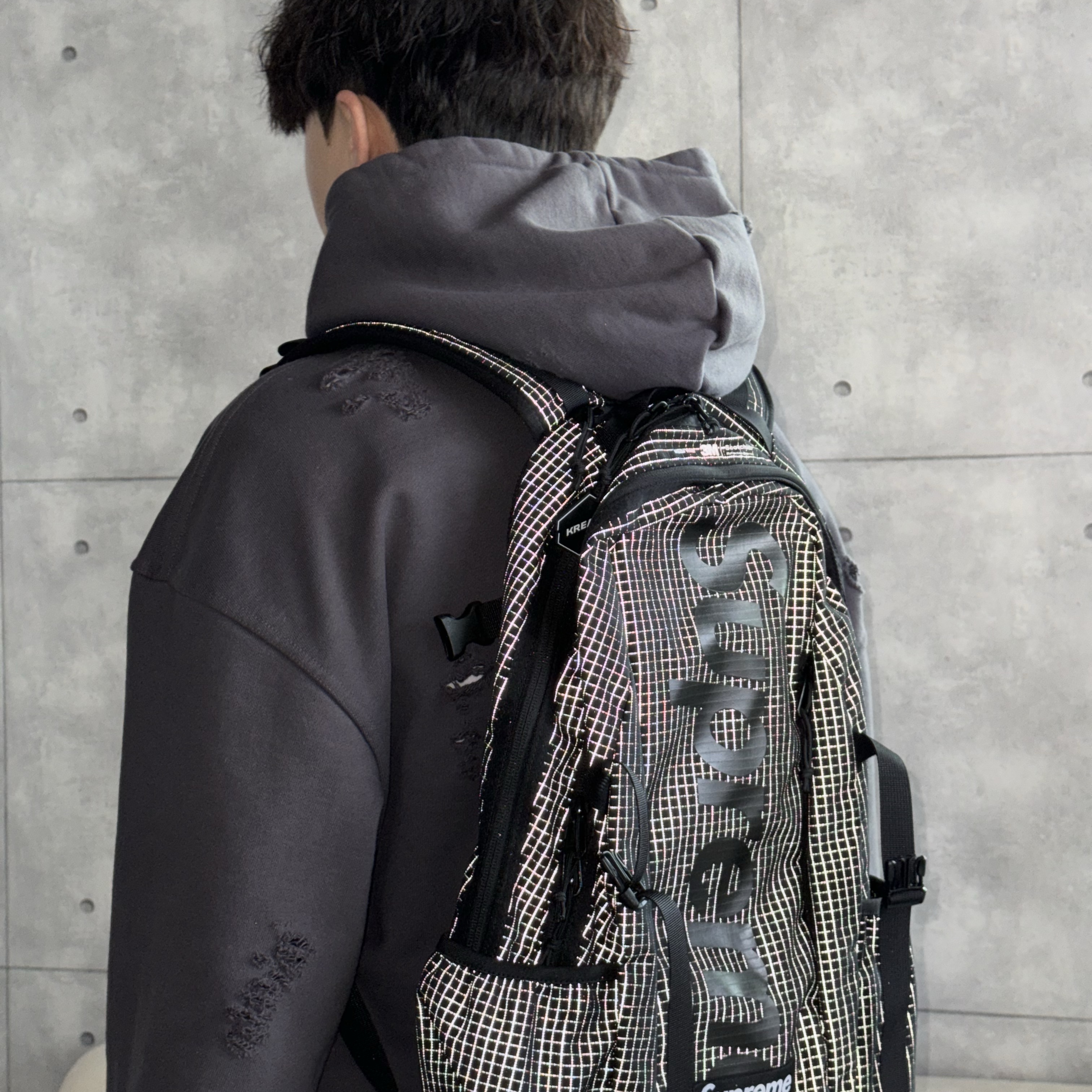 Supreme Backpack Black - 24SS 착용 스타일 - 2