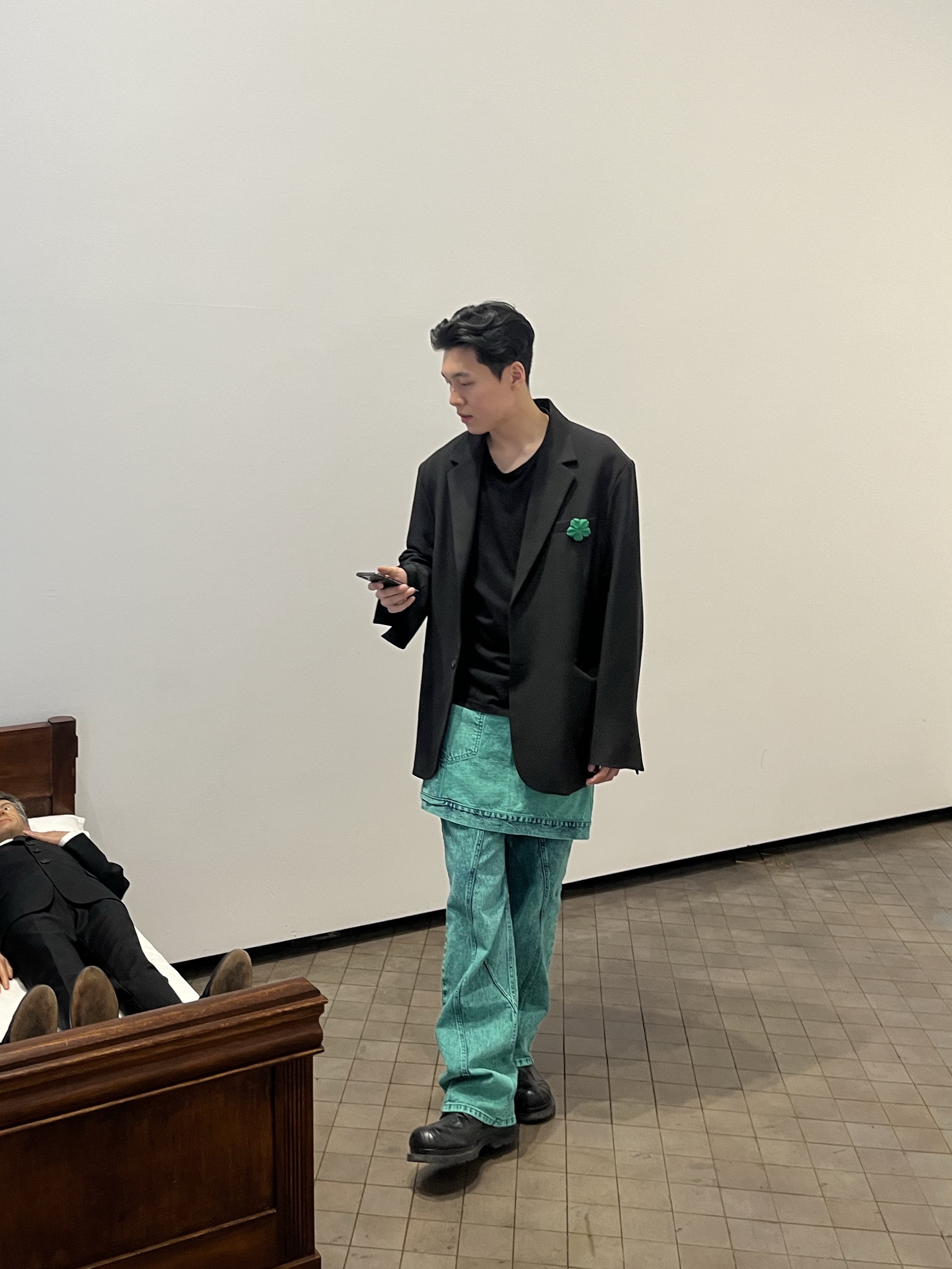 [KREAM 단독] ADSB Andersson Bell Raptor Layered Cargo Pants Indigo Green 착용 스타일 - 1
