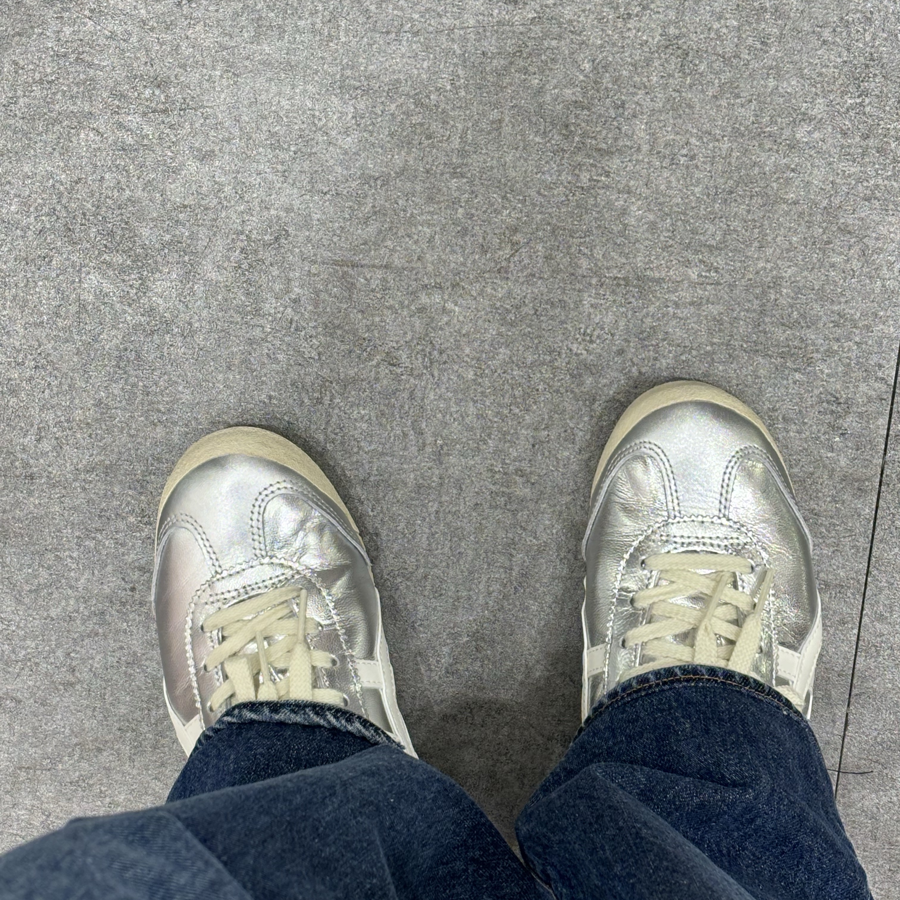 Onitsuka Tiger Mexico 66 White Silver 착용 스타일