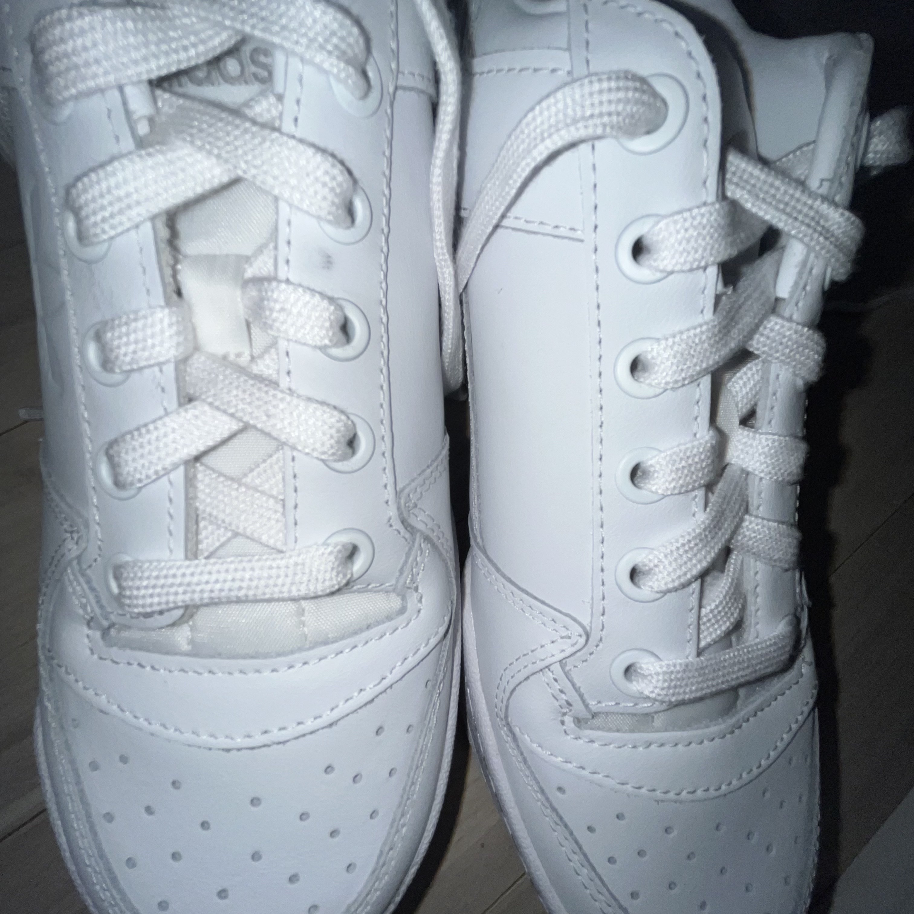 (W) Adidas Forum Bold Cloud White 착용 스타일 - 1