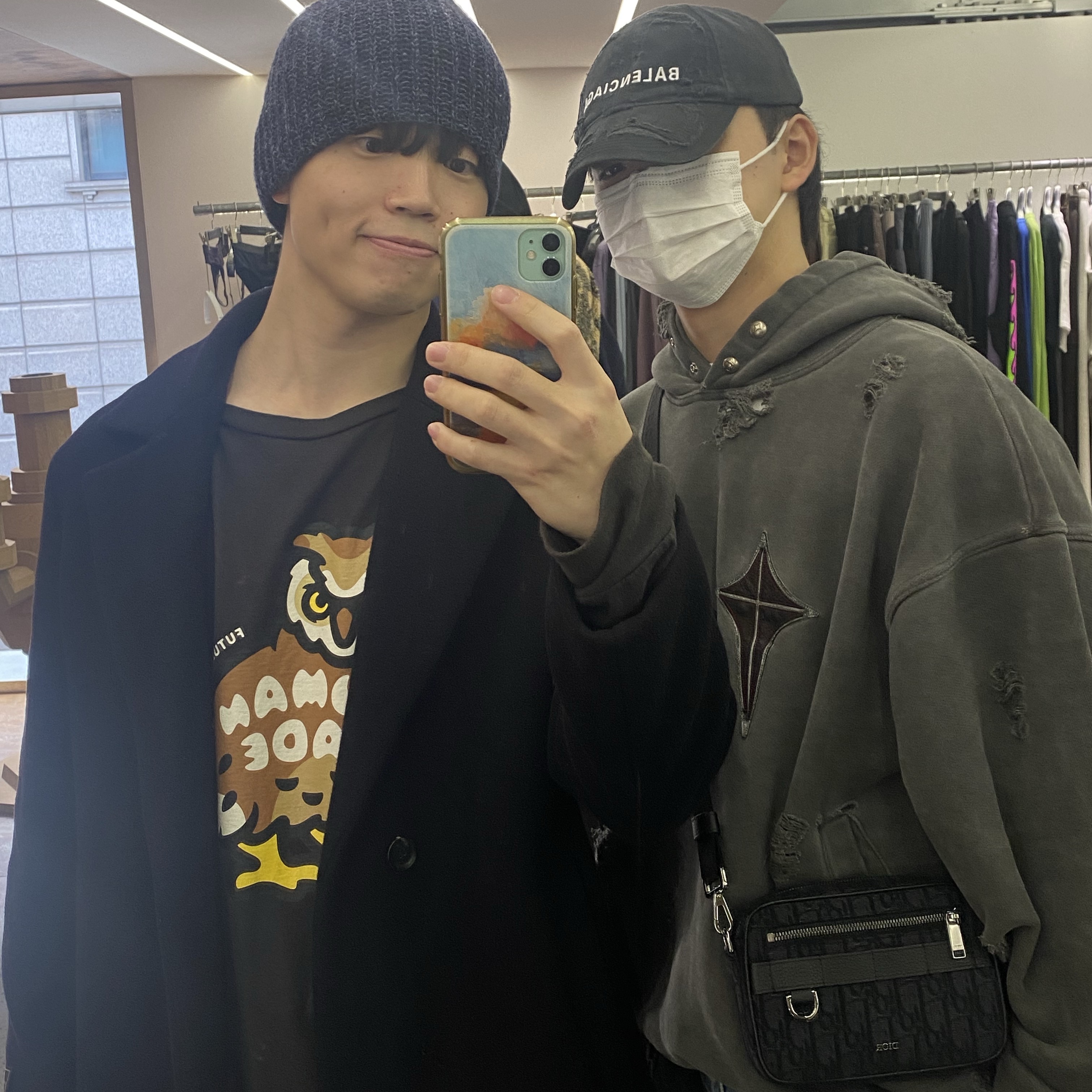 Human Made Graphic L/S T-Shirt #2 Black, Balenciaga BB Laser Destroyed Cap Black 착용 스타일