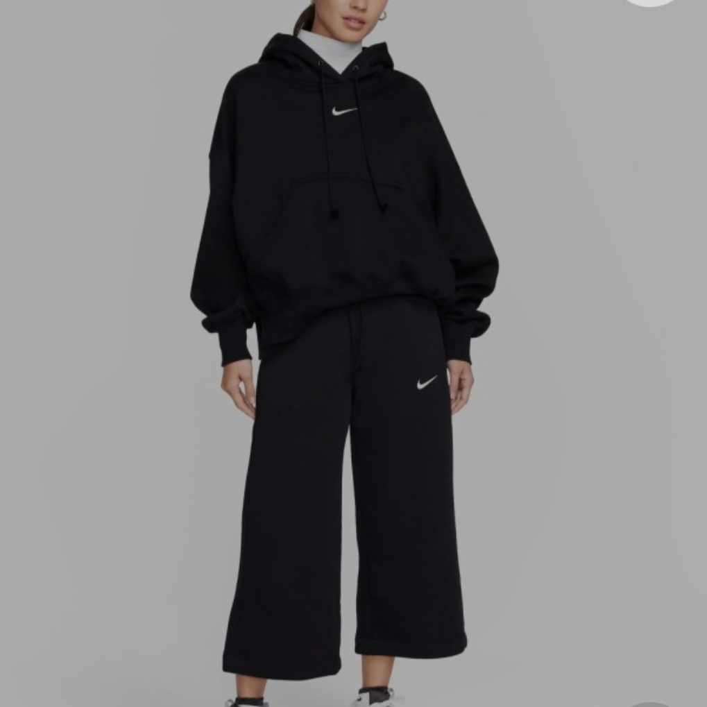 (W) Nike NSW Phoenix Fleece High-Waisted Cropped Sweatpants Black 착용 스타일 - 1
