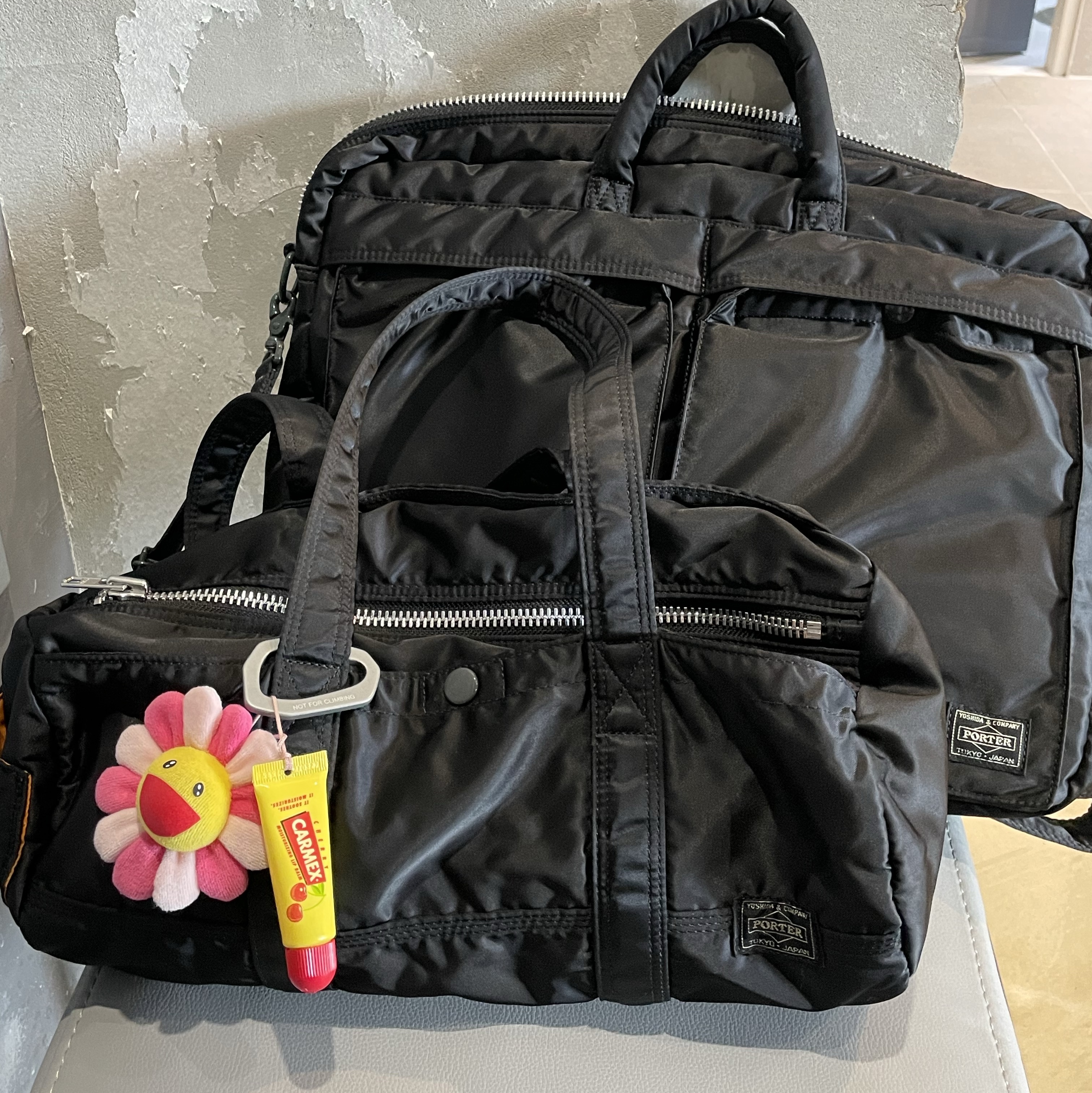 Adidas State Series Oregon Shadow Maroon, Porter Tanker Duffle Bag L Black 착용 스타일 - 3