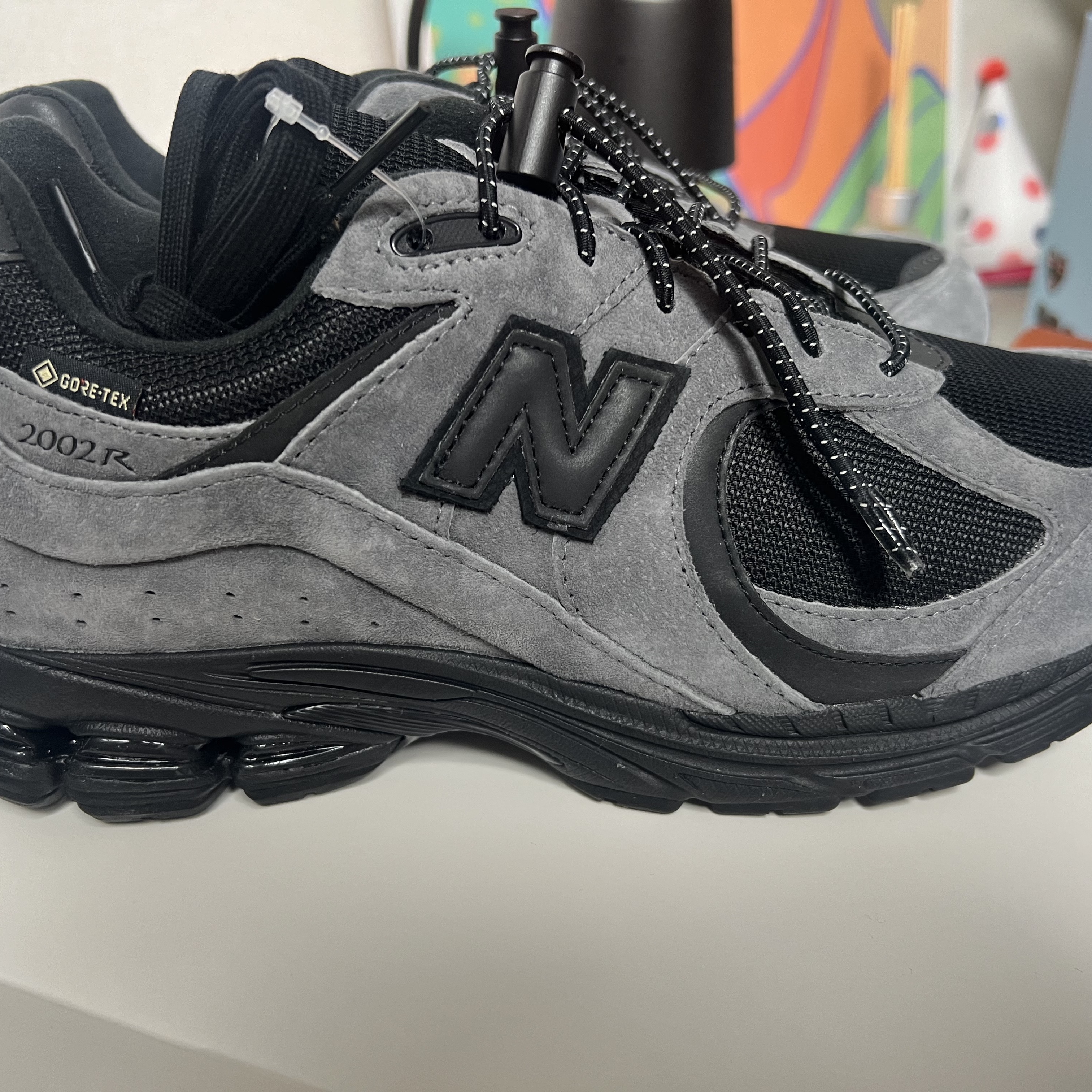 New Balance x JJJJound 2002R Gore-Tex Charcoal 착용 스타일 - 2