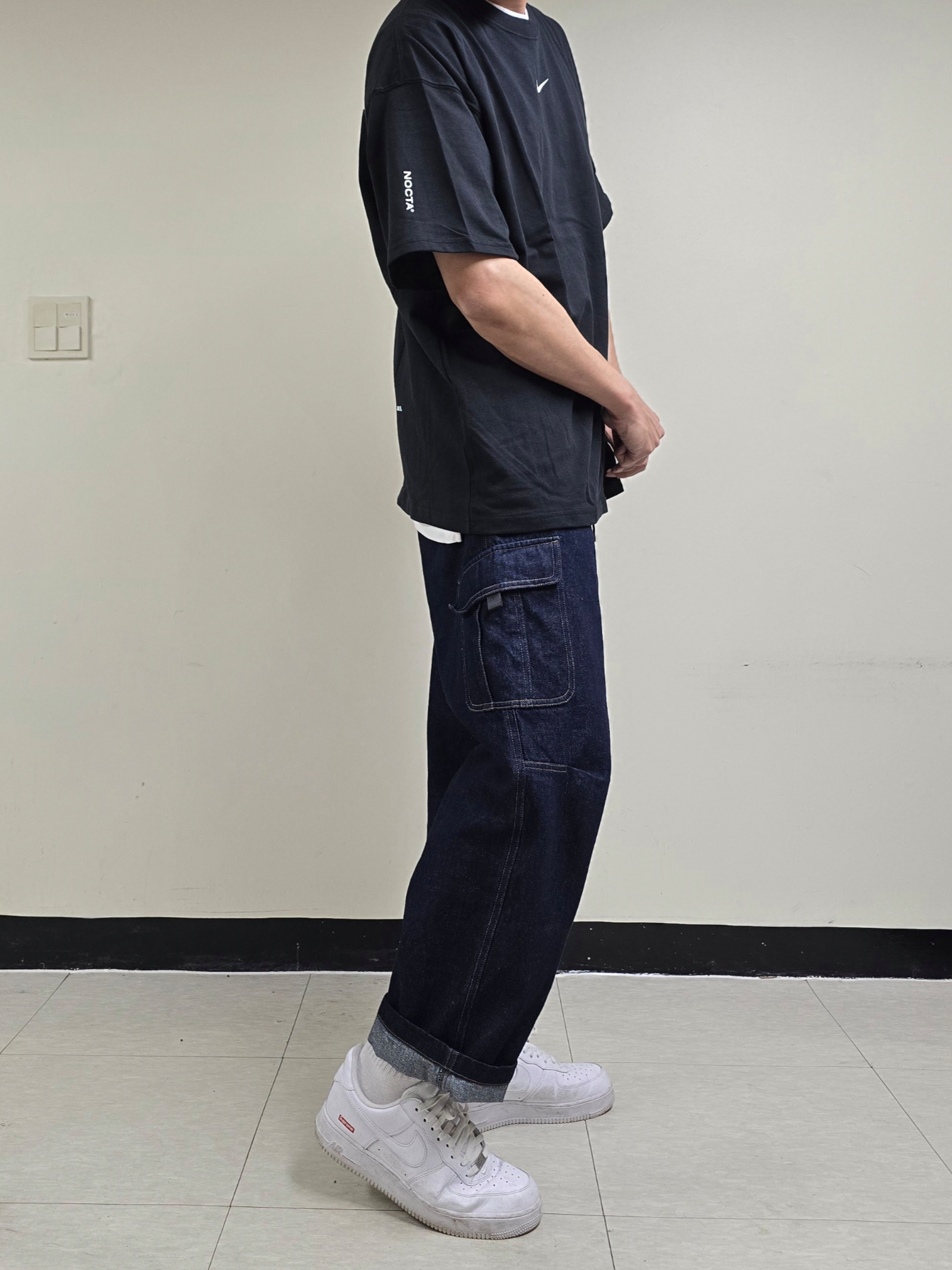 Nike x Drake Nocta Max 90 T-Shirt Black (FN7663-010), Nike x Supreme Air Force 1 Low White 착용 스타일 - 2