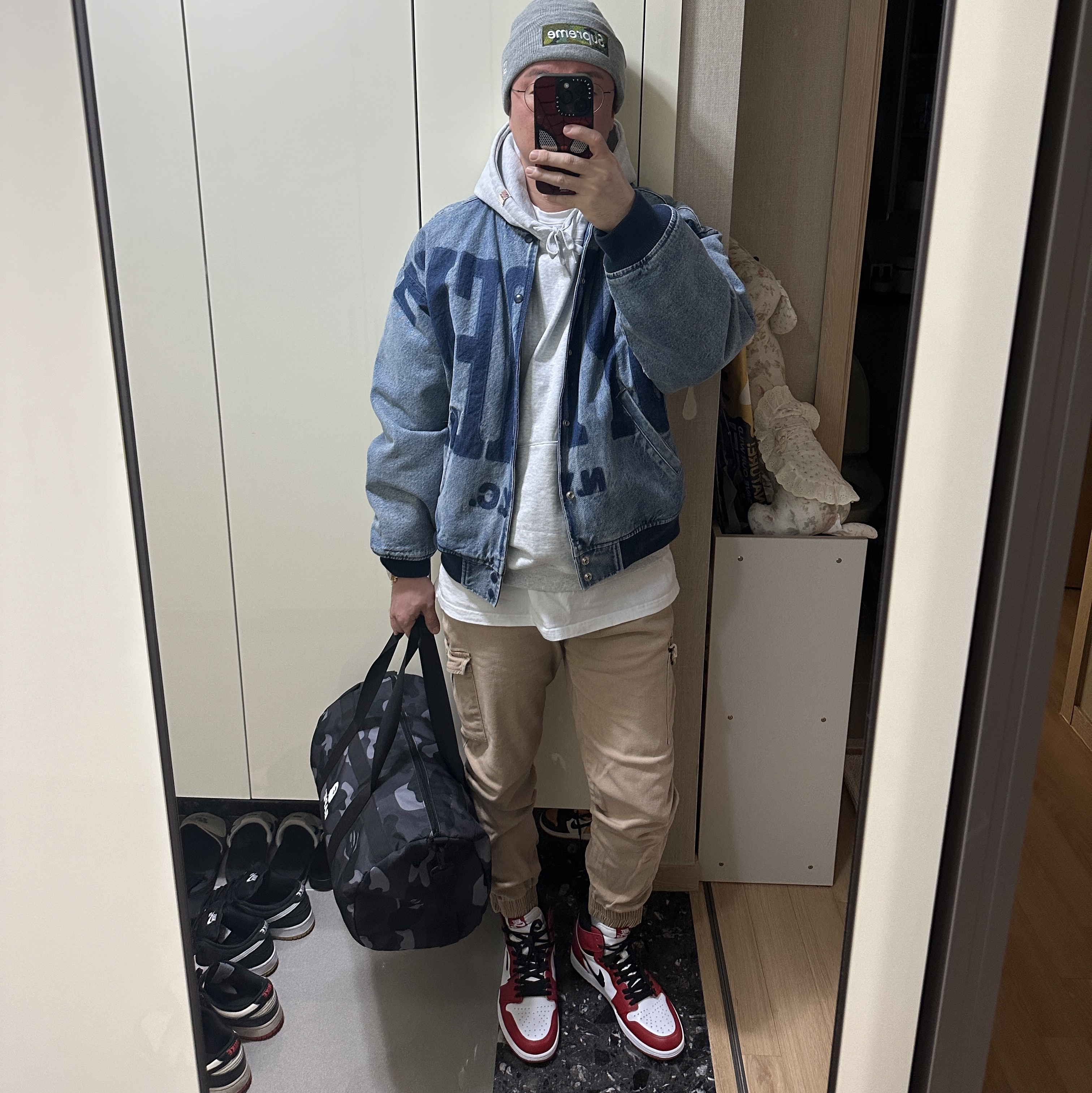 Supreme New Era Box Logo Beanie Heather Grey - 23FW, Supreme Washed Knockout Denim Varsity Jacket Washed Blue - 23SS 착용 스타일