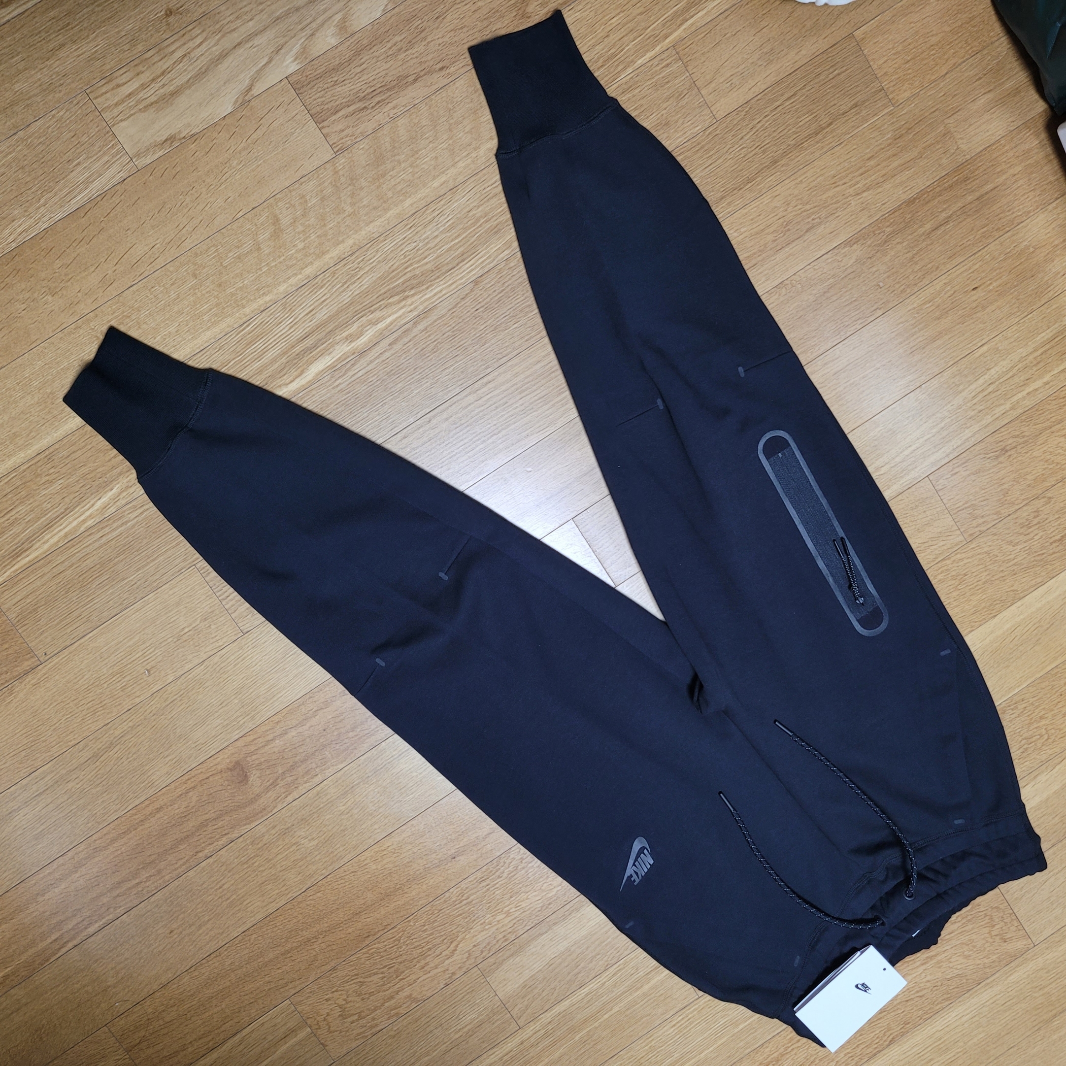 (W) Nike NSW Tech Fleece Pants Black - Asia 착용 스타일 - 1