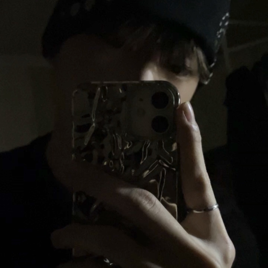 Thug Club Iron Spear Pin Beanie Black, Mischief Rhombus Long Sleeve Black 착용 스타일 - 3