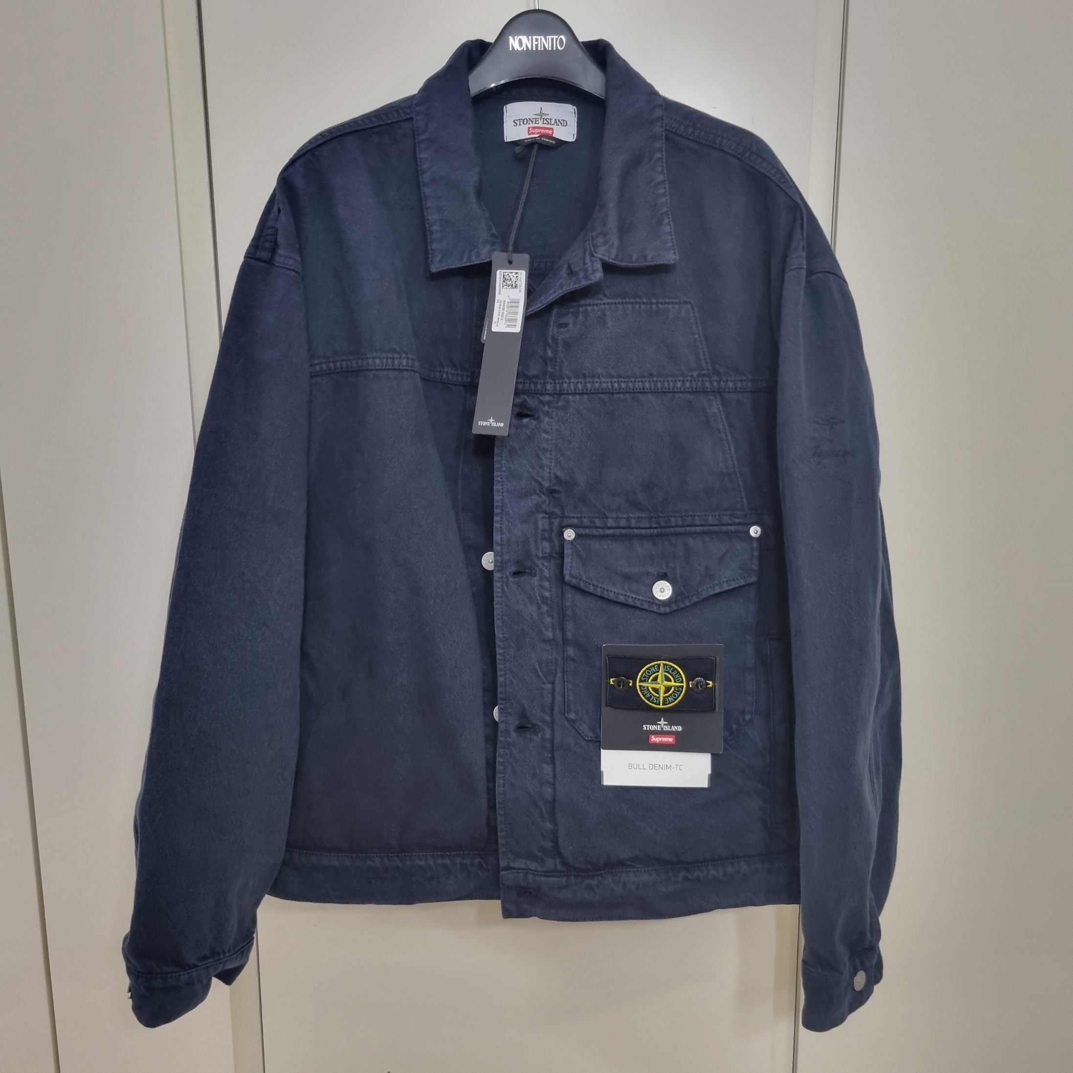 Supreme x Stone Island Denim Trucker Jacket Navy - 23FW 착용 스타일 - 1