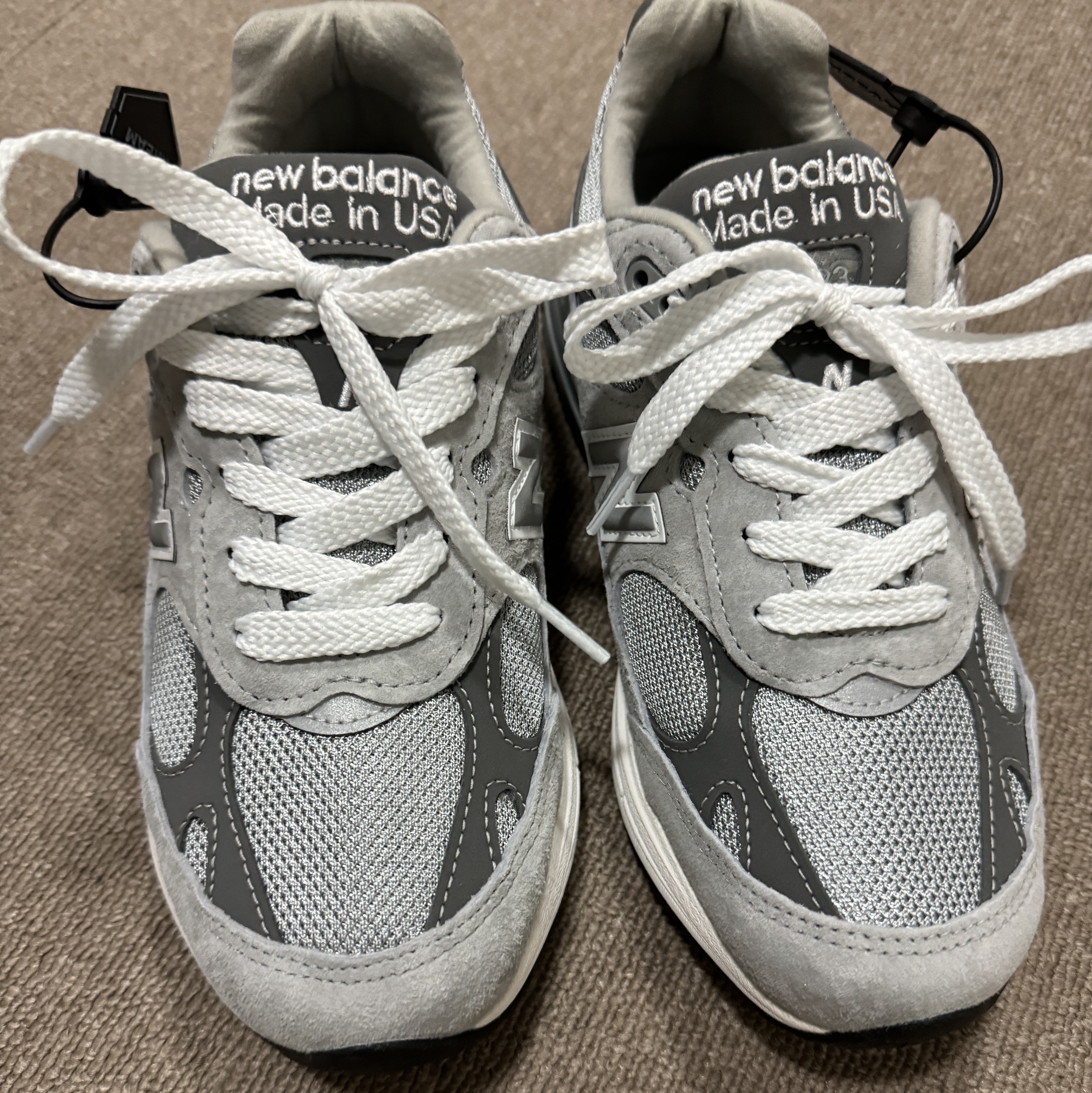 (W) New Balance 993 Made in USA Grey - D Wide 착용 스타일