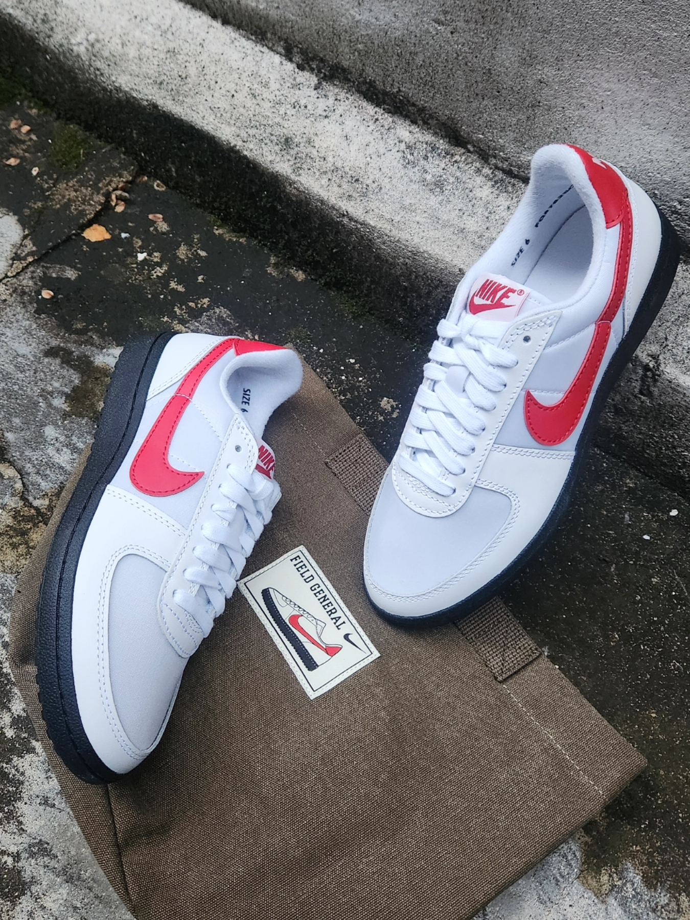 Nike Field General 82 SP White and Varsity Red 착용 스타일 - 2