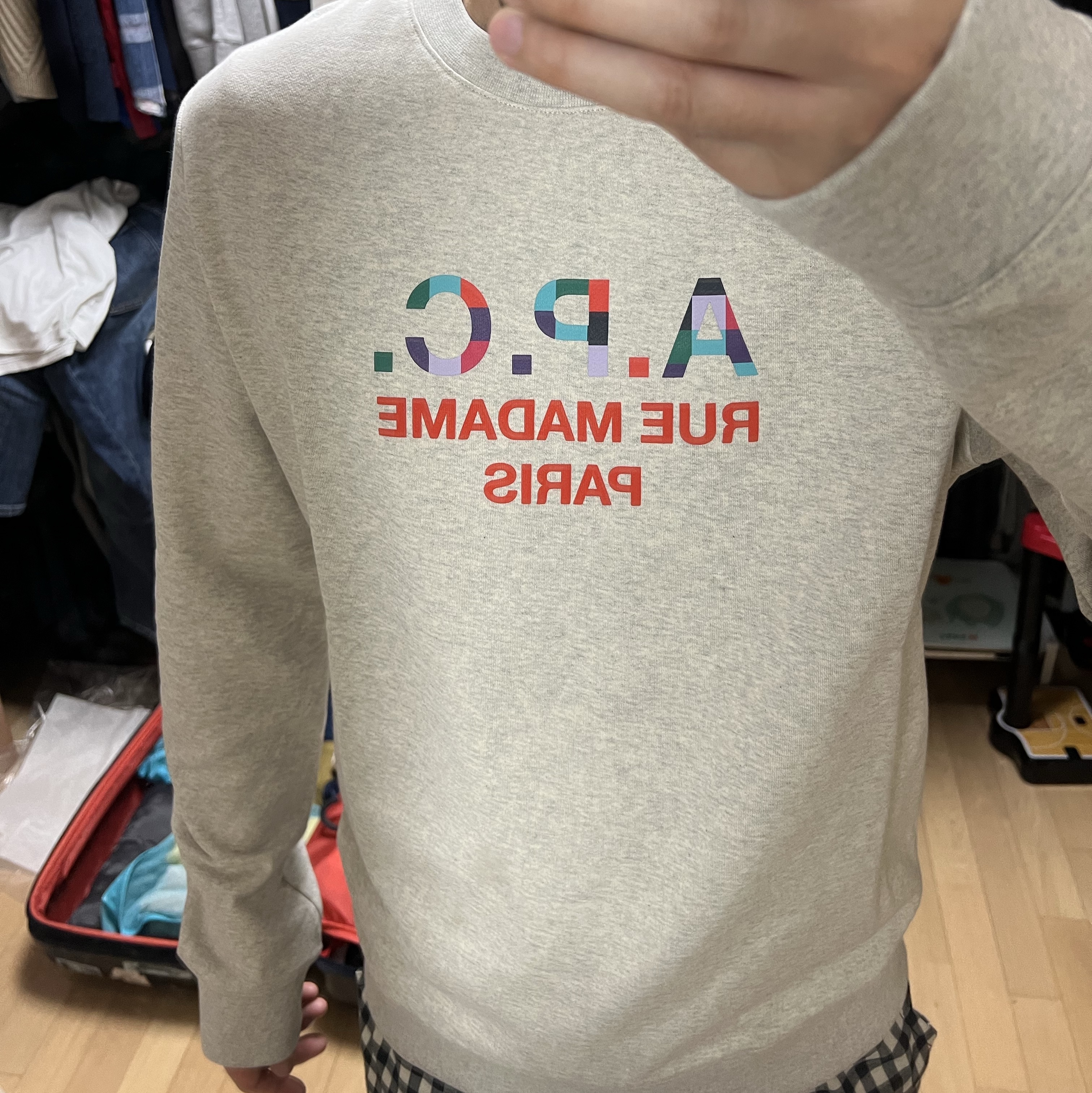 A.P.C. Achille Sweatshirt Grey 착용 스타일