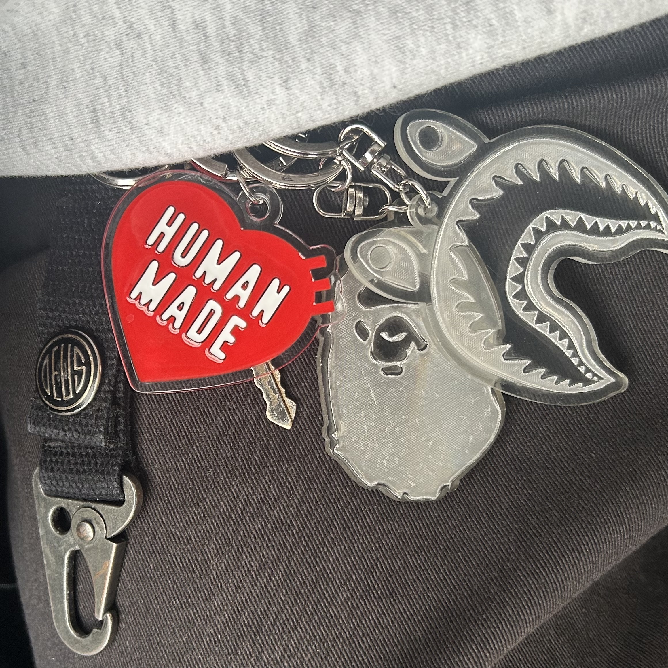 Human Made Heart Keyring Red 착용 스타일