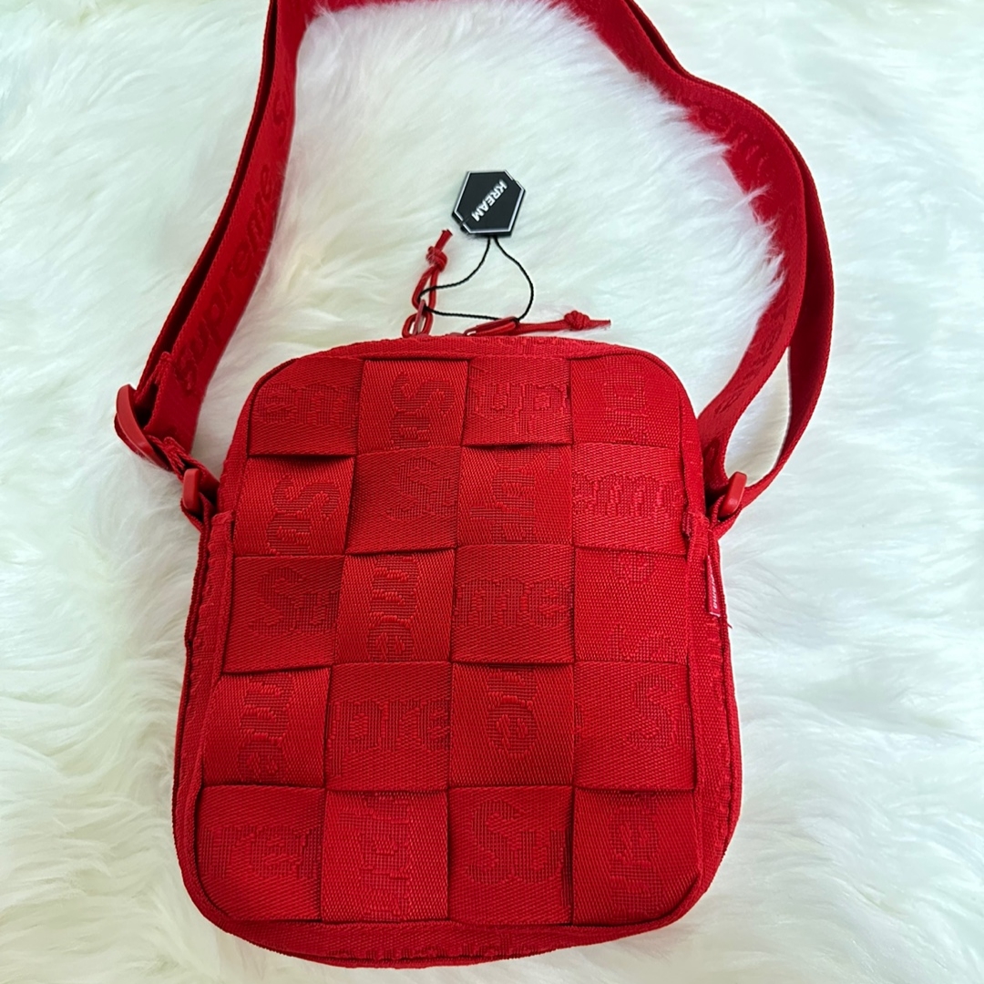 Supreme Woven Shoulder Bag Red - 23SS 착용 스타일 - 1