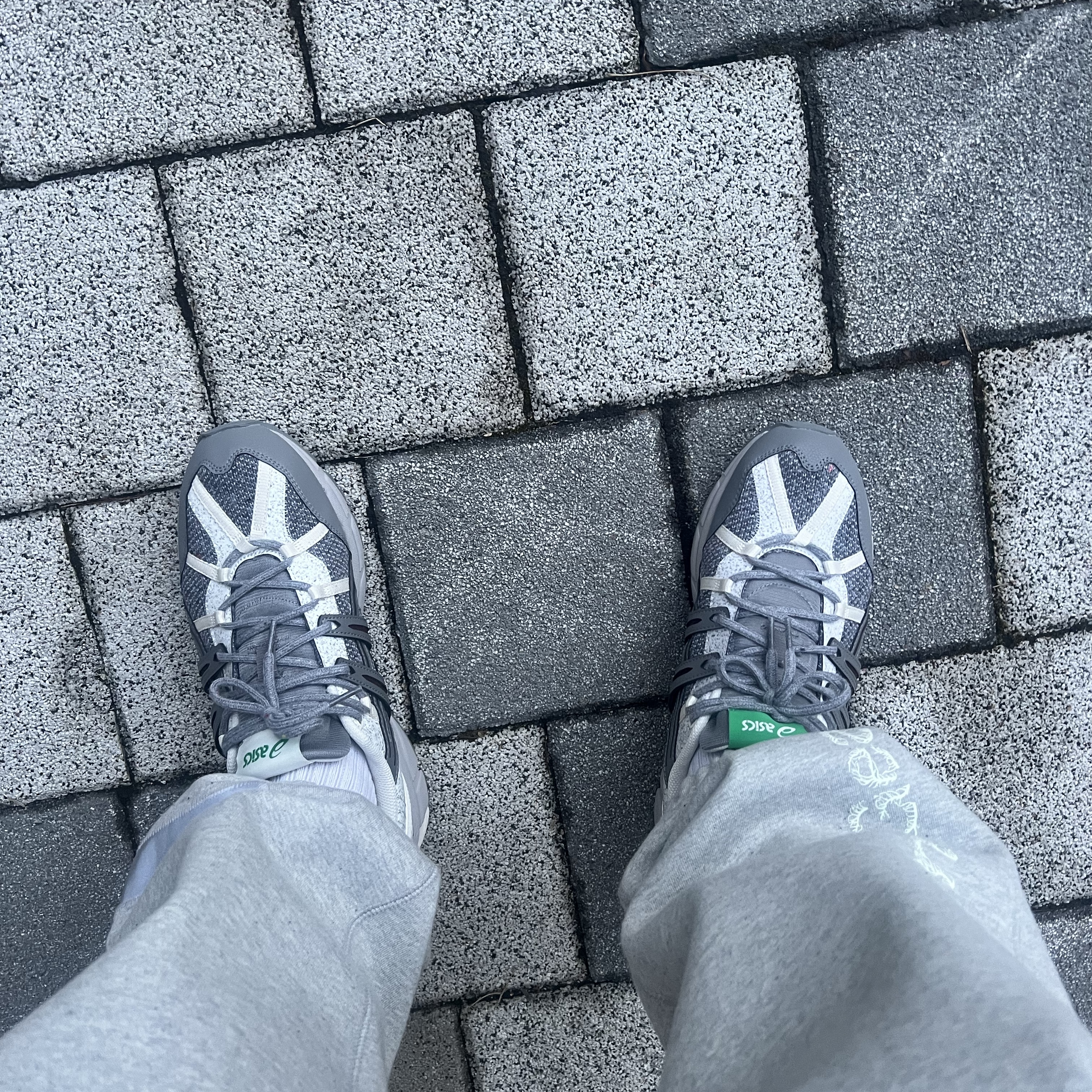 Asics Gel-Sonoma 15-50 Oyster Grey Cream 착용 스타일