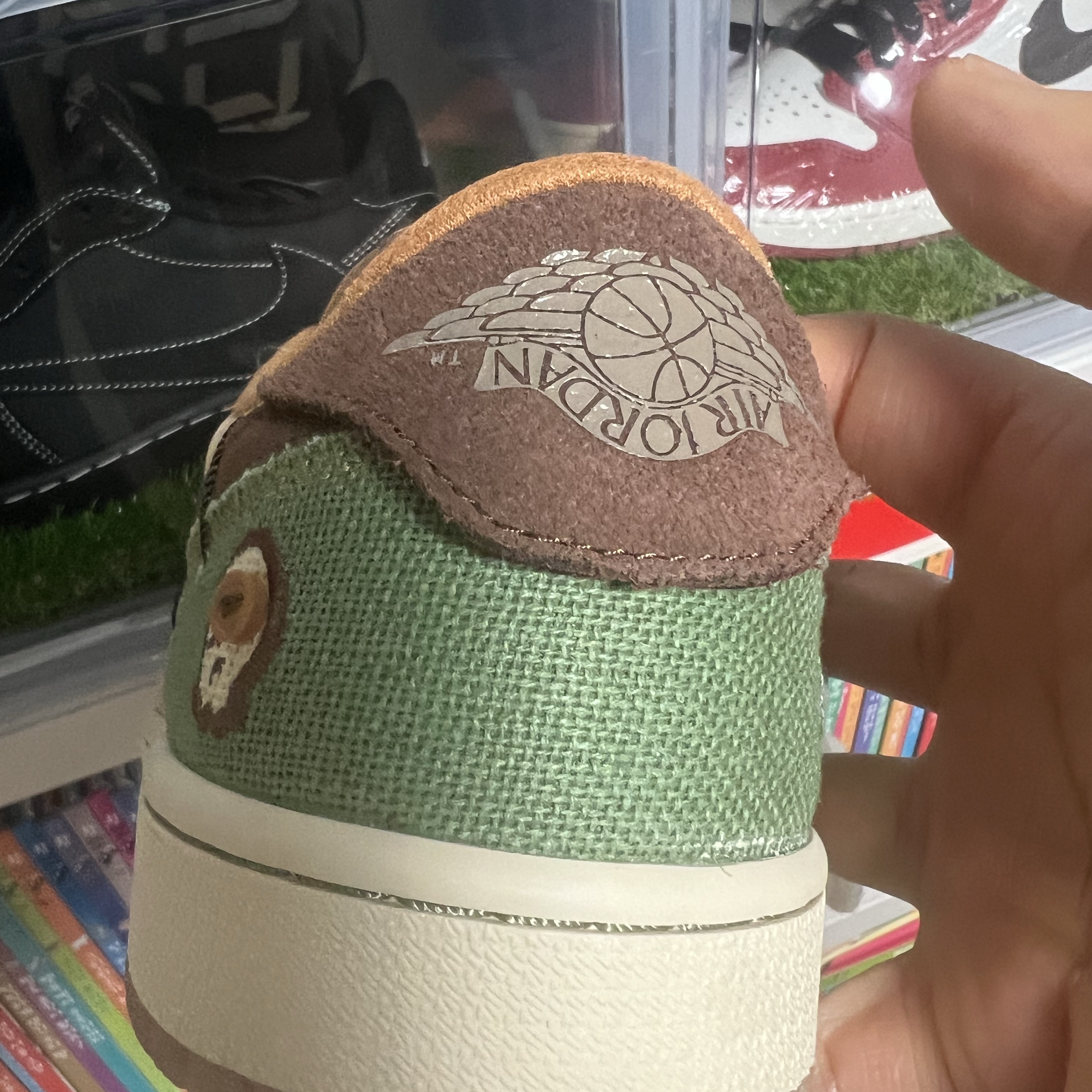 Jordan 1 x Zion Williamson Retro Low OG Flax and Oil Green 착용 스타일