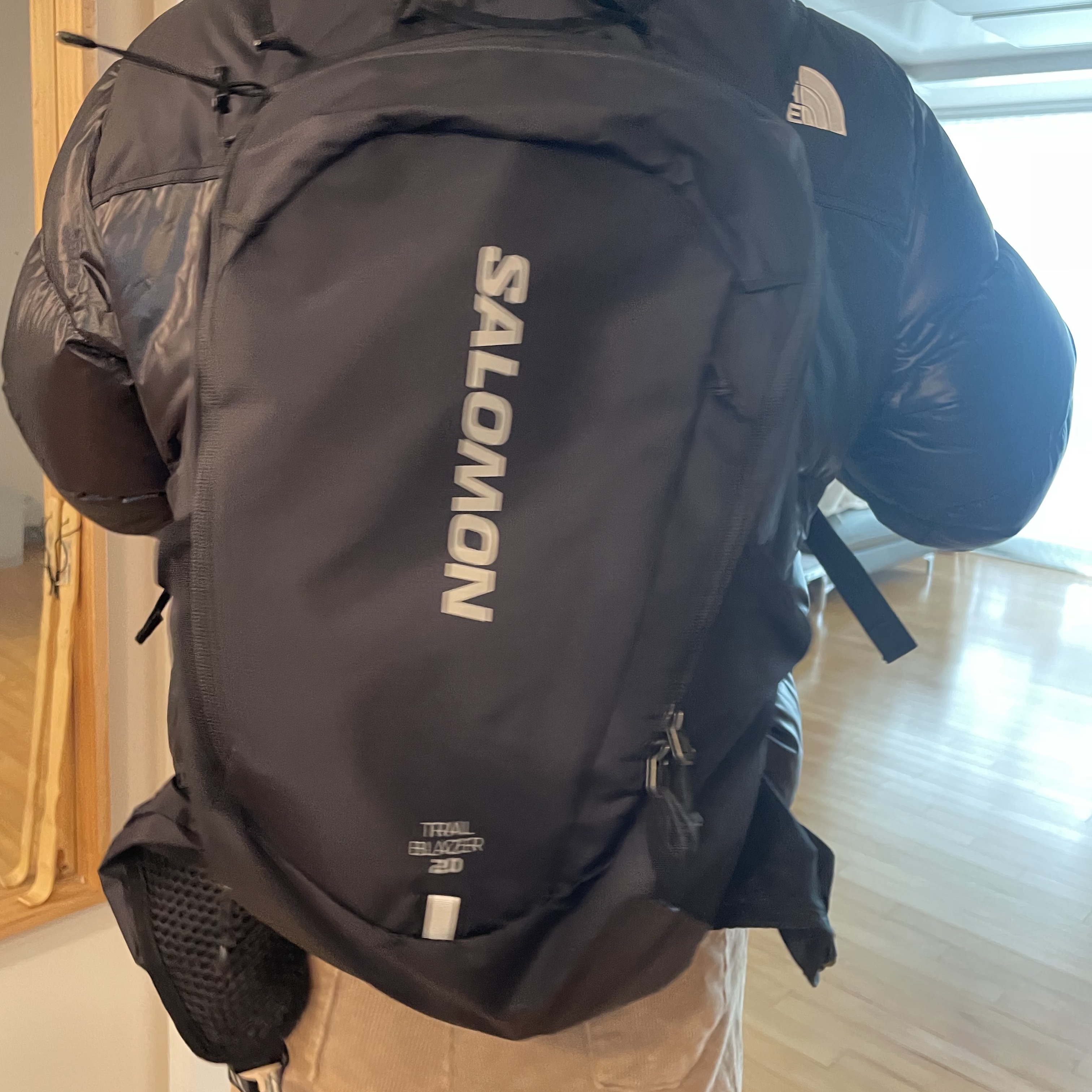 Salomon Trailblazer 20 Black (New Ver.) 착용 스타일