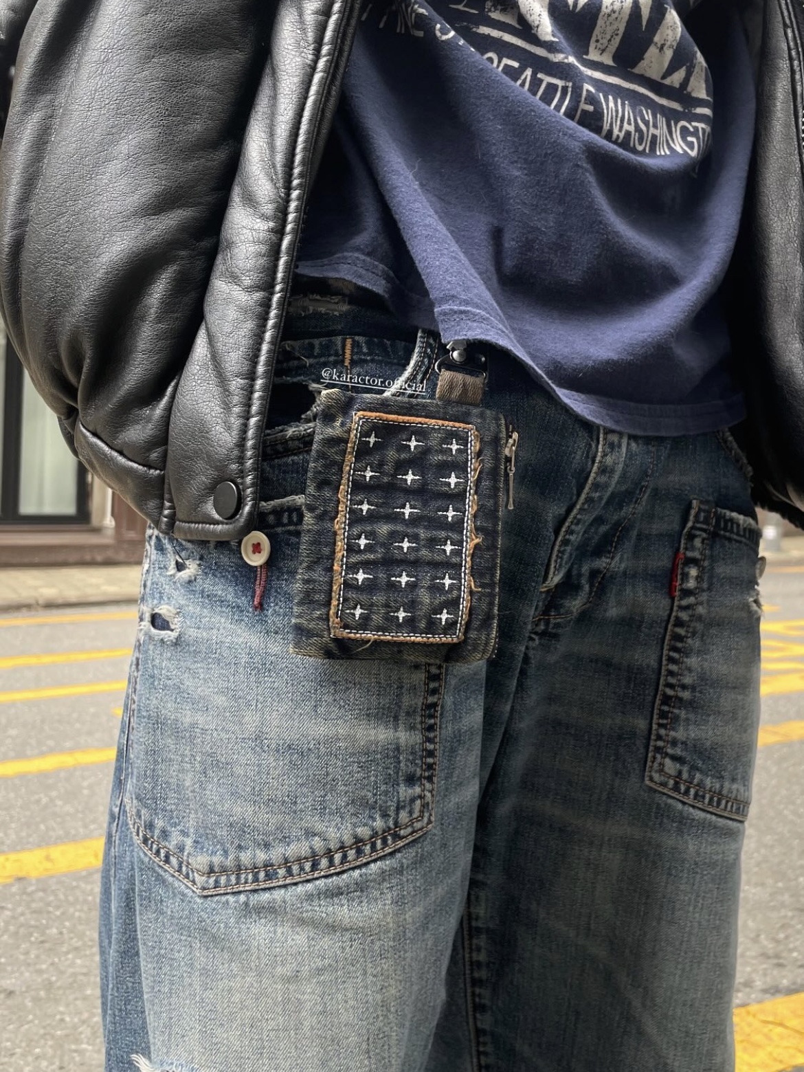 [KREAM 단독] Karactor Patchwork Denim Card Wallet Vintage Blue 착용 스타일