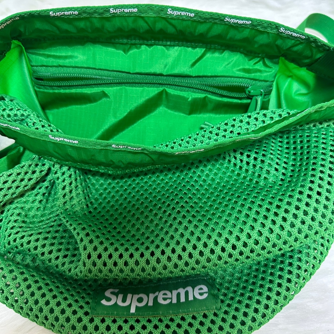 Supreme Mesh Small Backpack Green - 23SS 착용 스타일 - 3