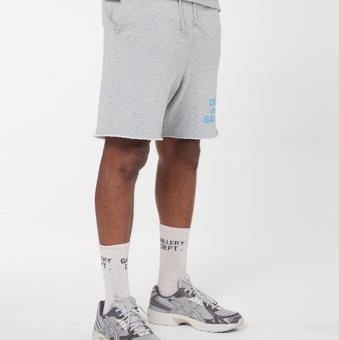 Gallery Dept. French Logo Sweatshorts Heather Grey 착용 스타일 - 2