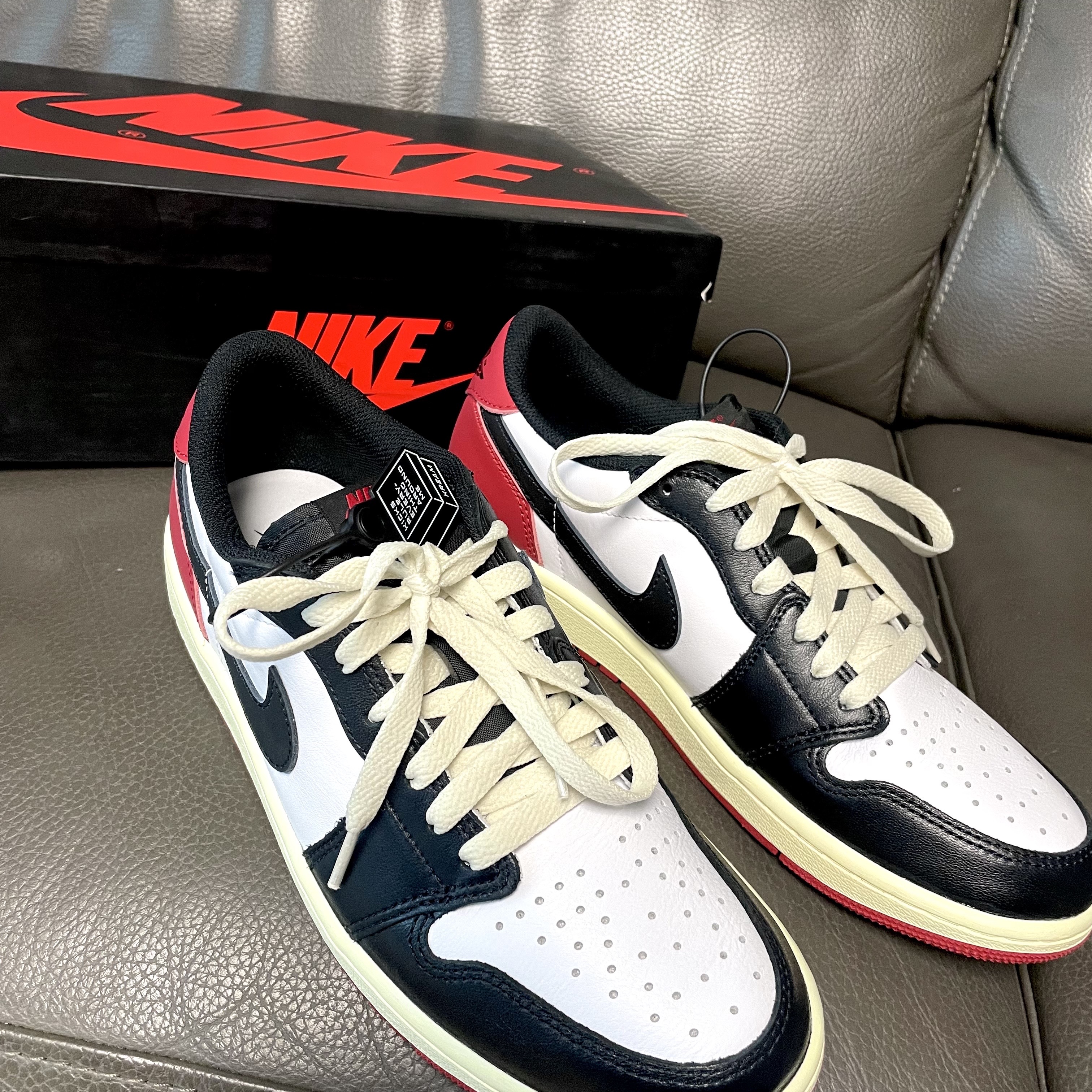 Jordan 1 Retro Low OG Black Toe 착용 스타일 - 2