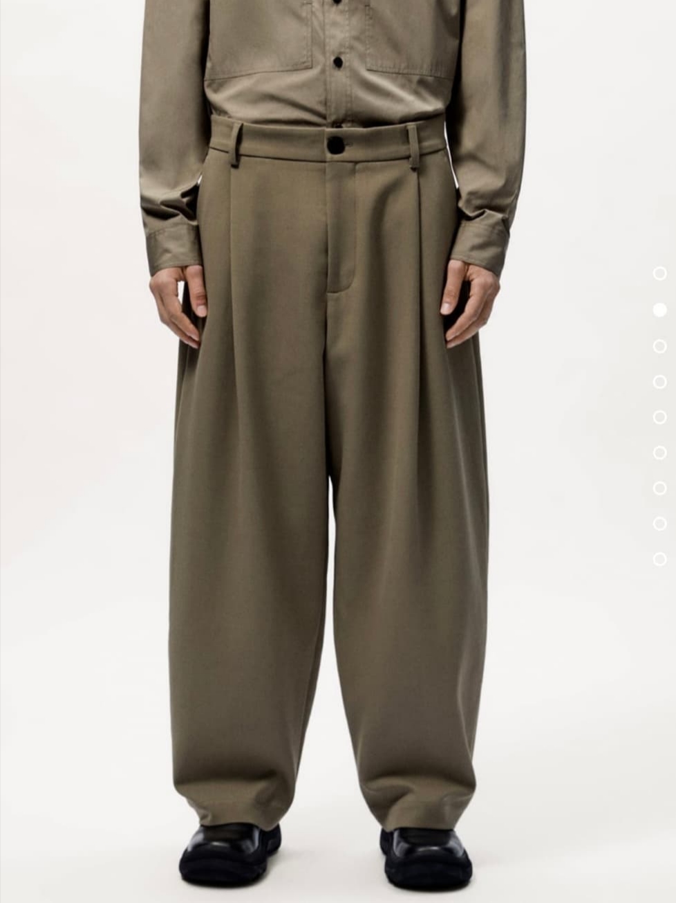 Zara x Studio Nicholson Tuck Detailed Pants Brown Taupe 착용 스타일
