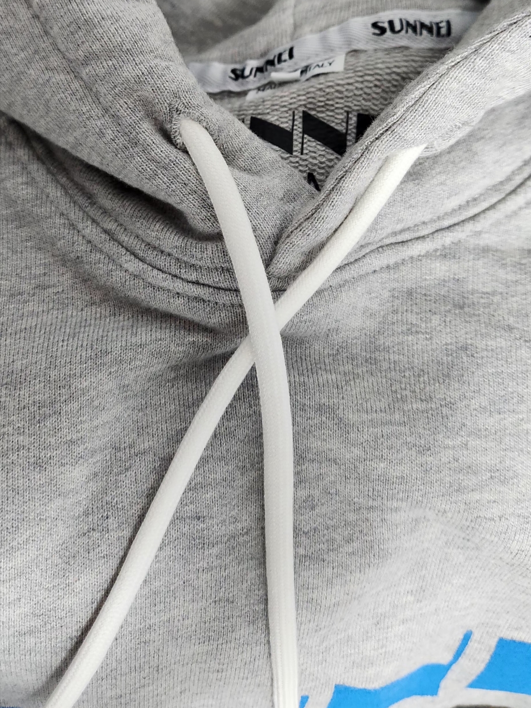 Sunnei Logo Hoodie Grey 착용 스타일