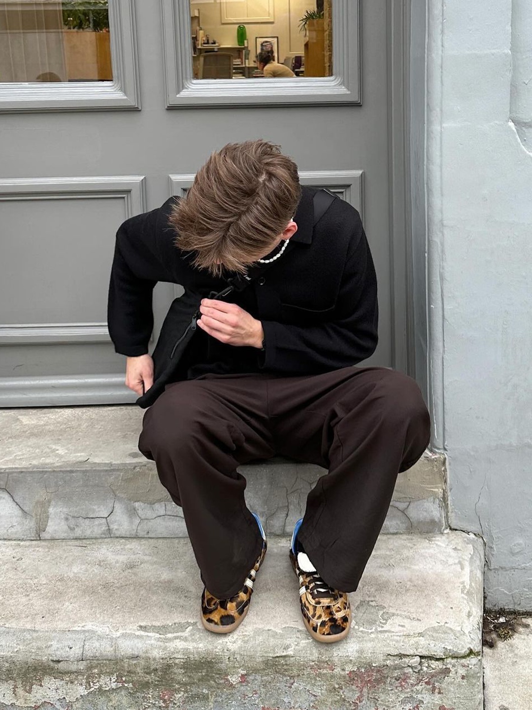 Auralee Light Wool Max Gabardine Slacks Dark Brown, Ancellm Wool Wide Slacks Charcoal 착용 스타일 - 2