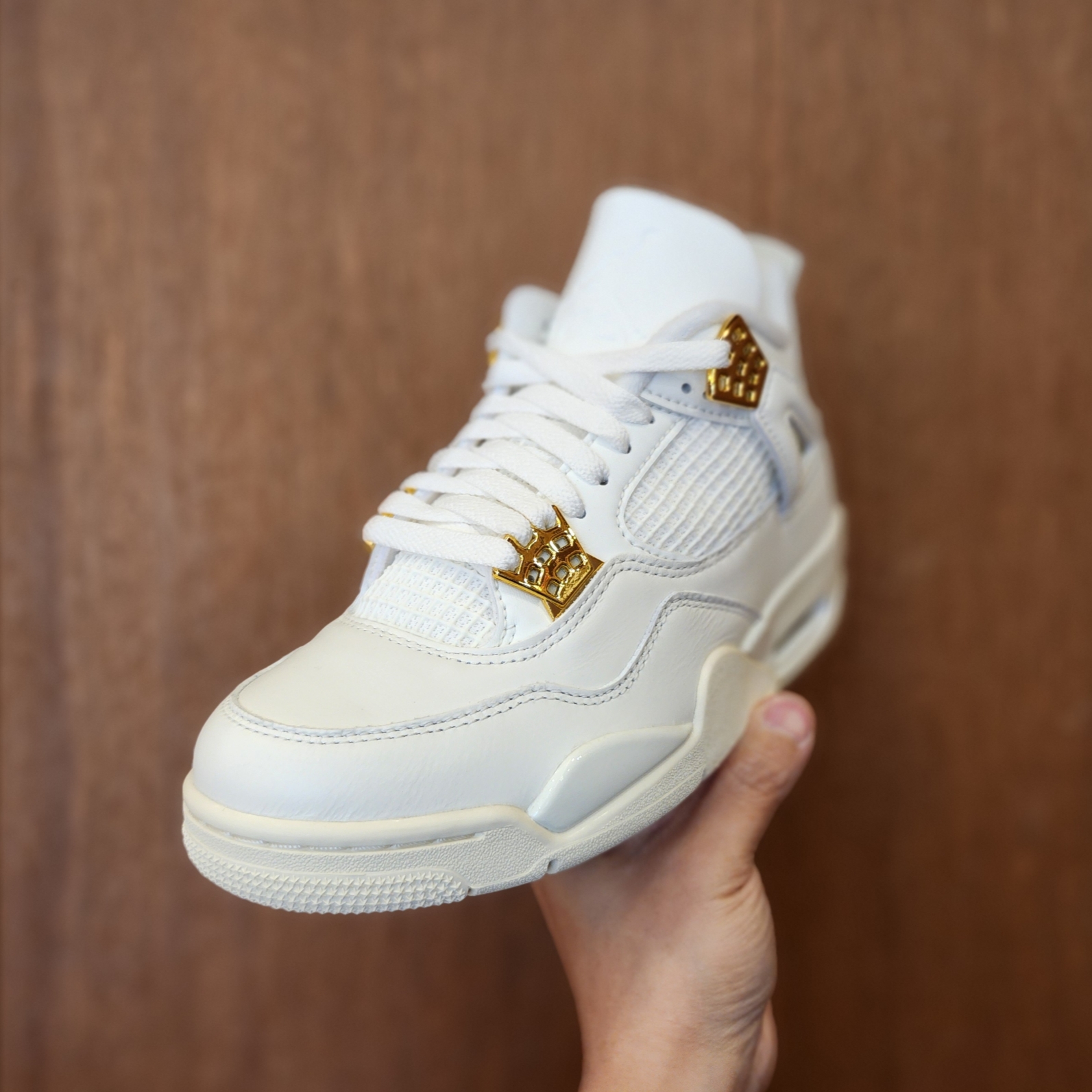 (W) Jordan 4 Retro Metallic Gold 착용 스타일 - 1