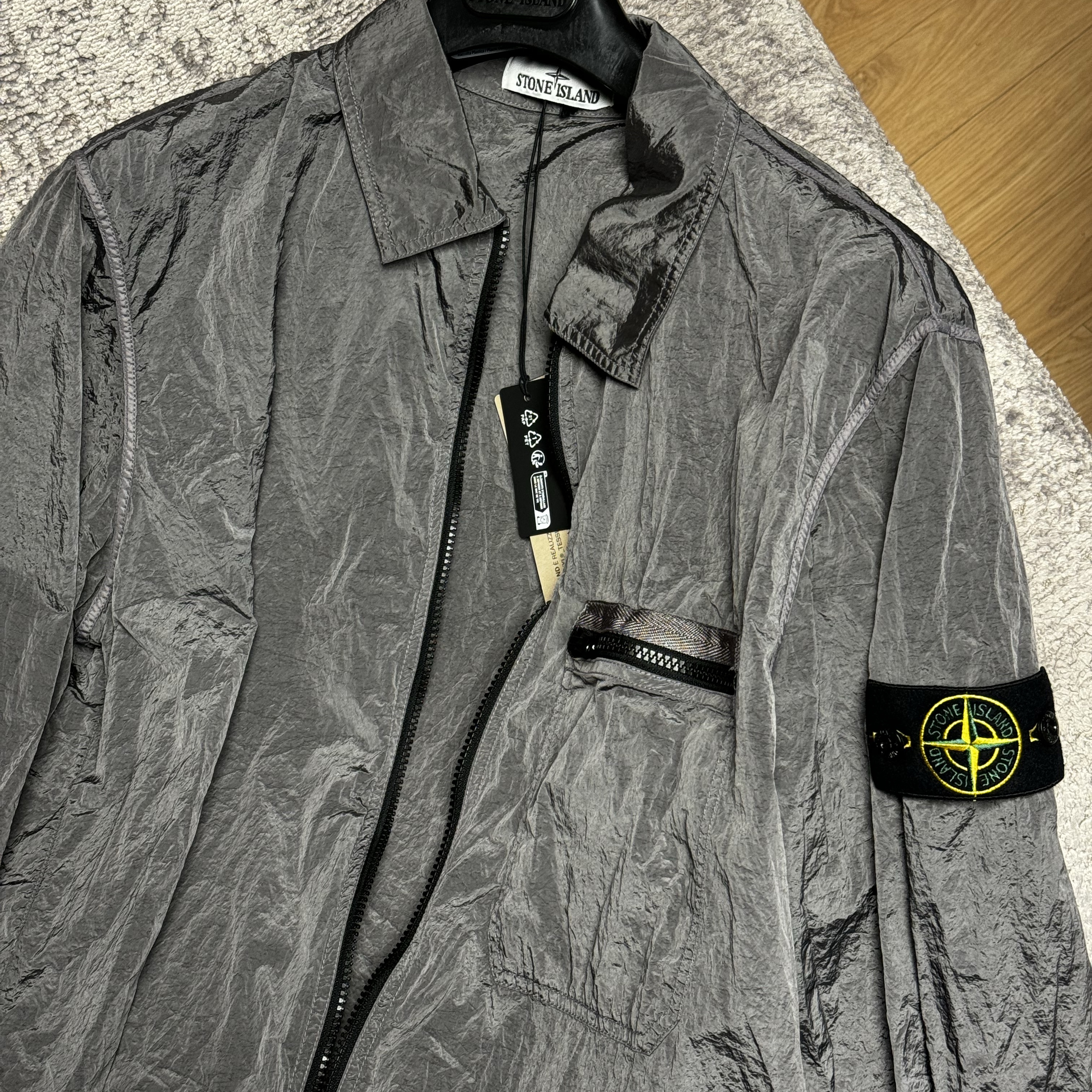 Stone Island 11219 Nylon Metal Overshirt Dove Grey - 24SS 착용 스타일 - 2