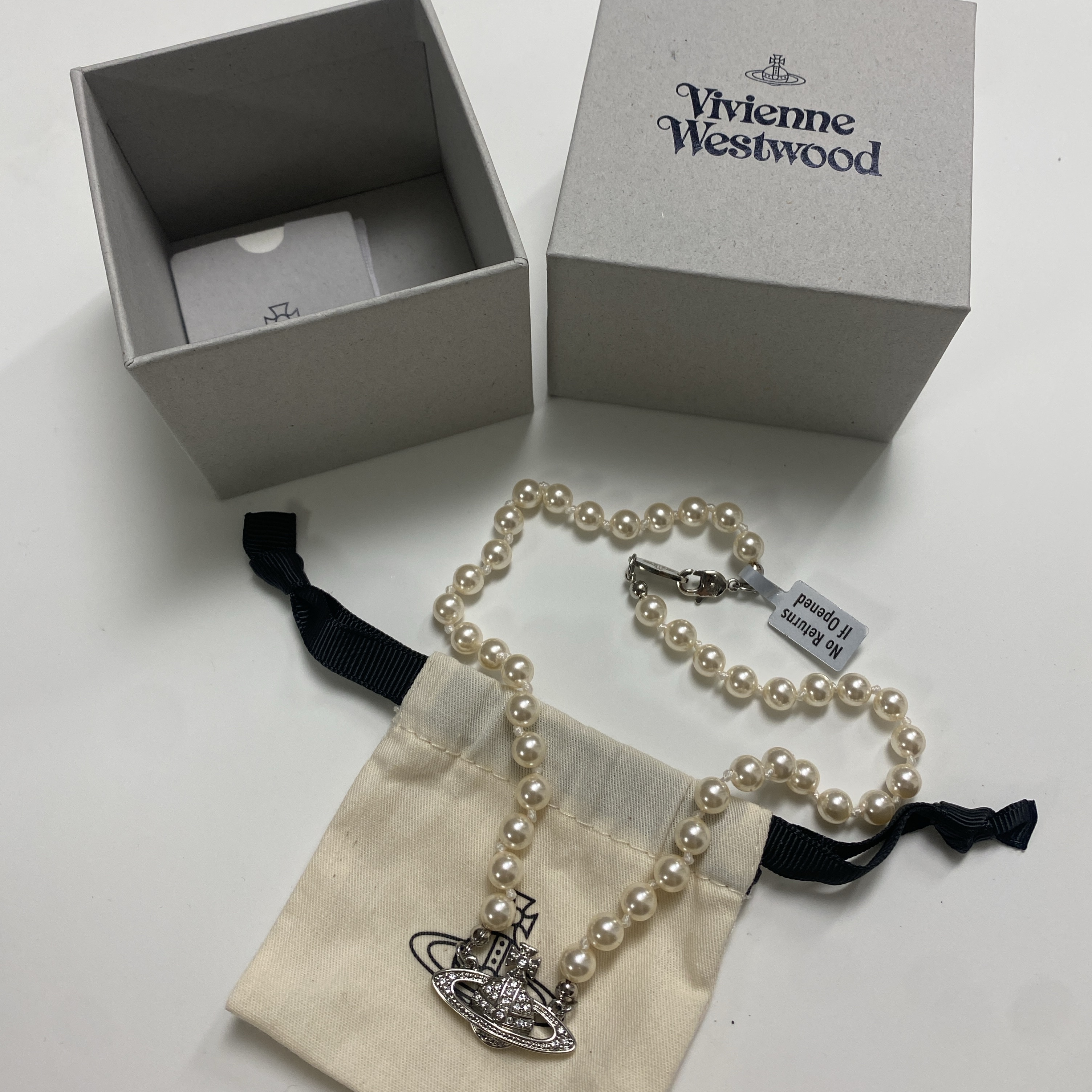 Vivienne Westwood Mini Bas Relief Choker Silver 착용 스타일