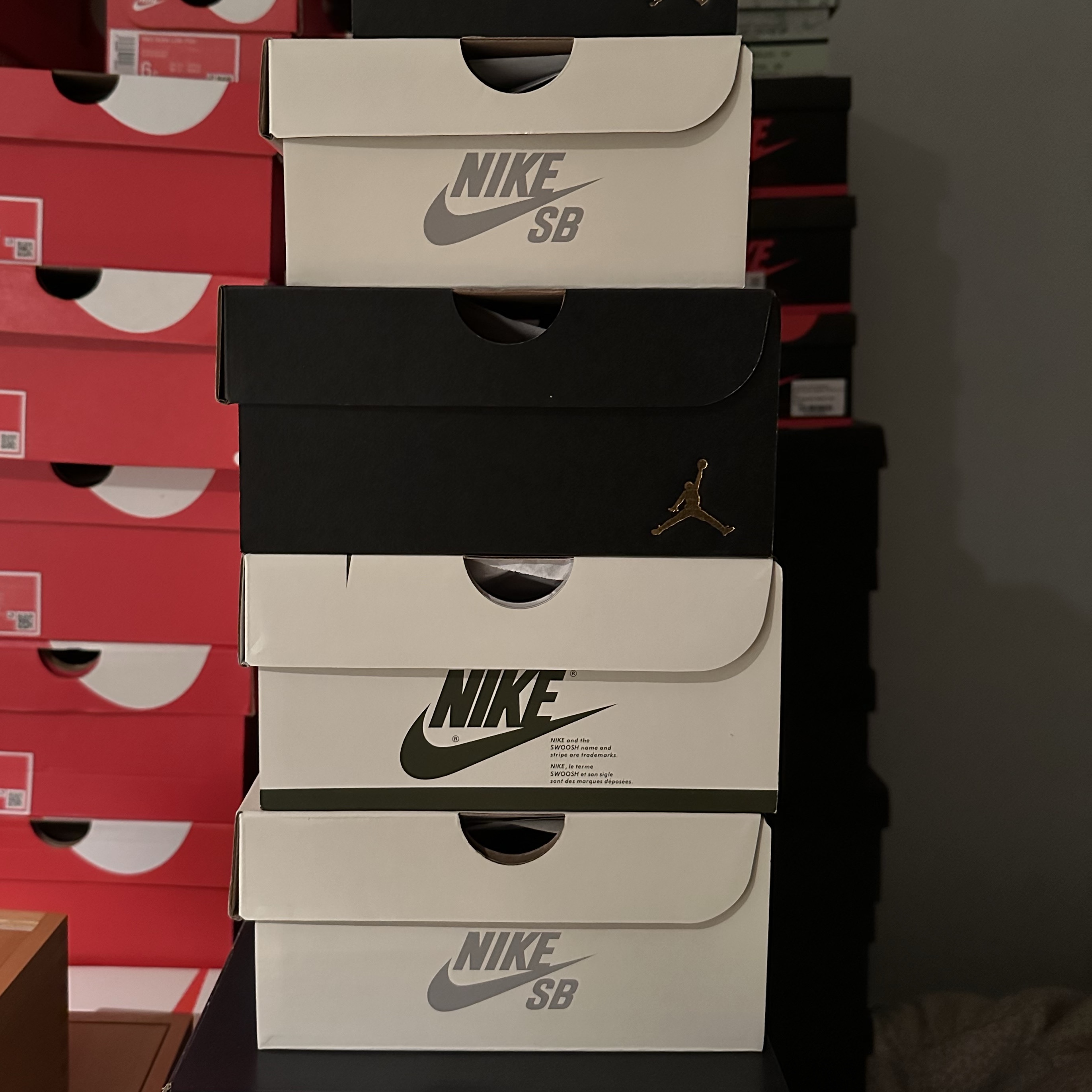 (PS) Jordan 1 x Travis Scott Retro Low OG SP Medium Olive, (PS) Nike x The Powerpuff Girls SB Dunk Low Pro QS Bubbles 착용 스타일