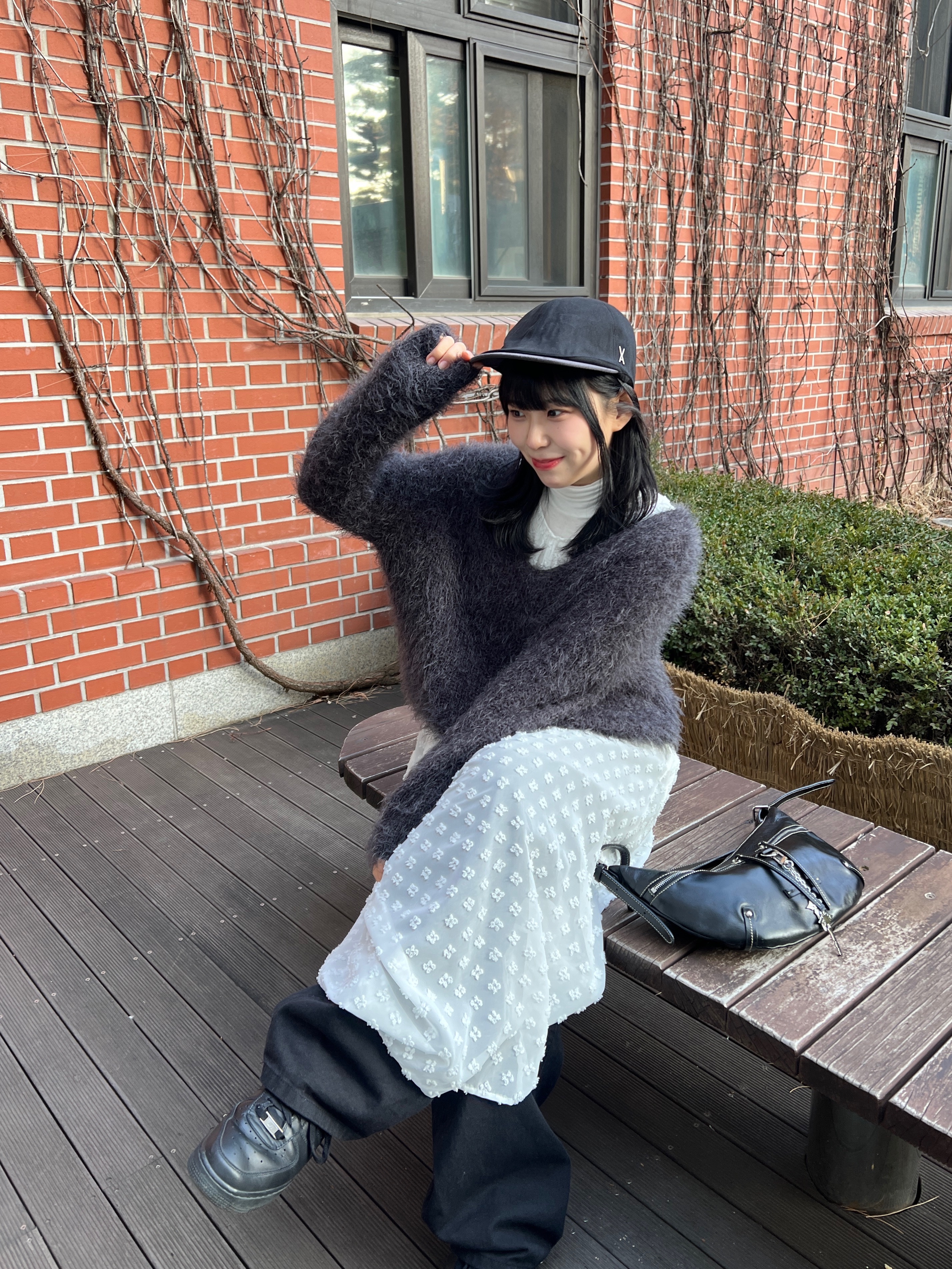 (W) Zara ZW Wool Blend Cropped Coat Olive, Nike Air Force 1 '07 Low Triple Black 착용 스타일 - 4