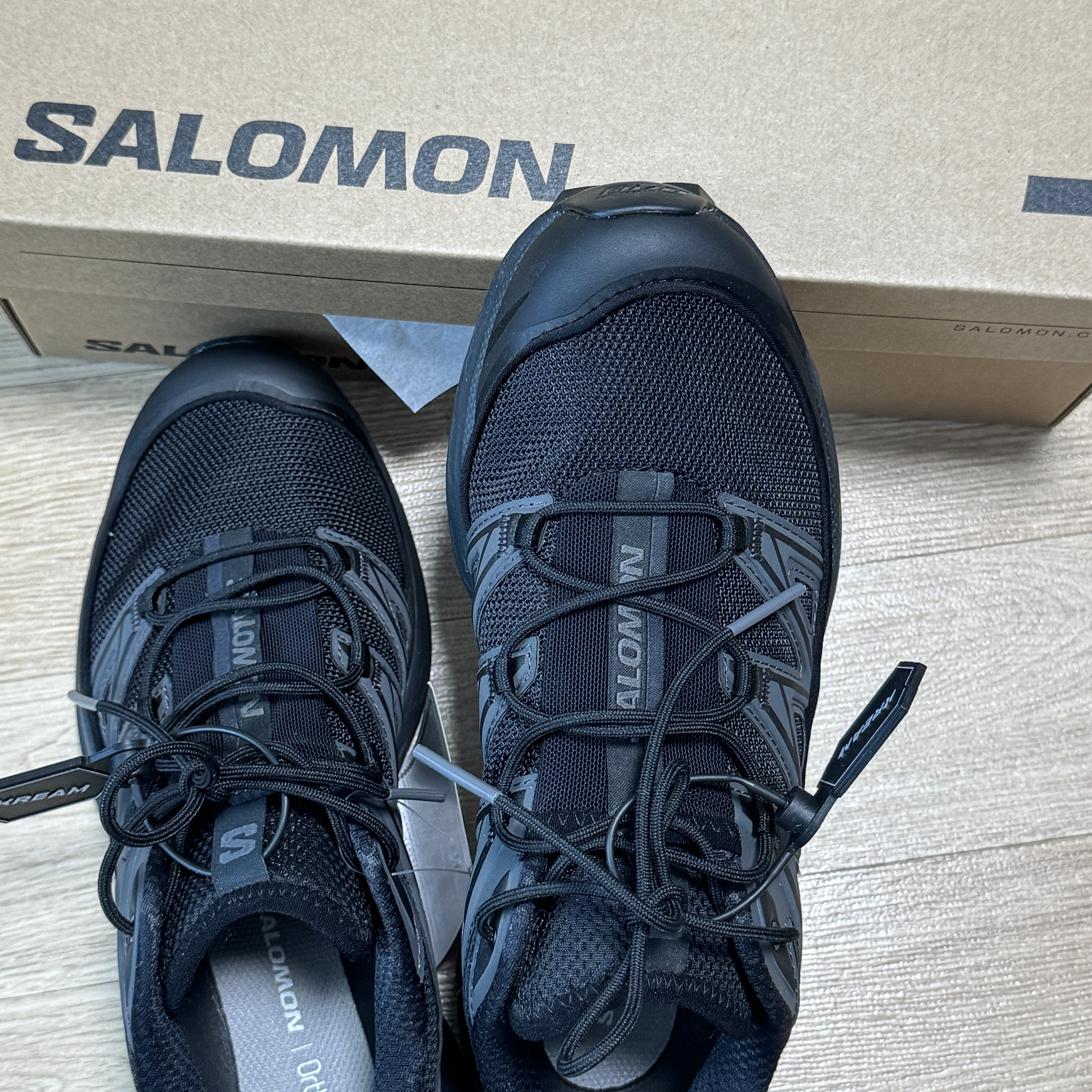 Salomon XT-6 Expanse Black Ebony 착용 스타일