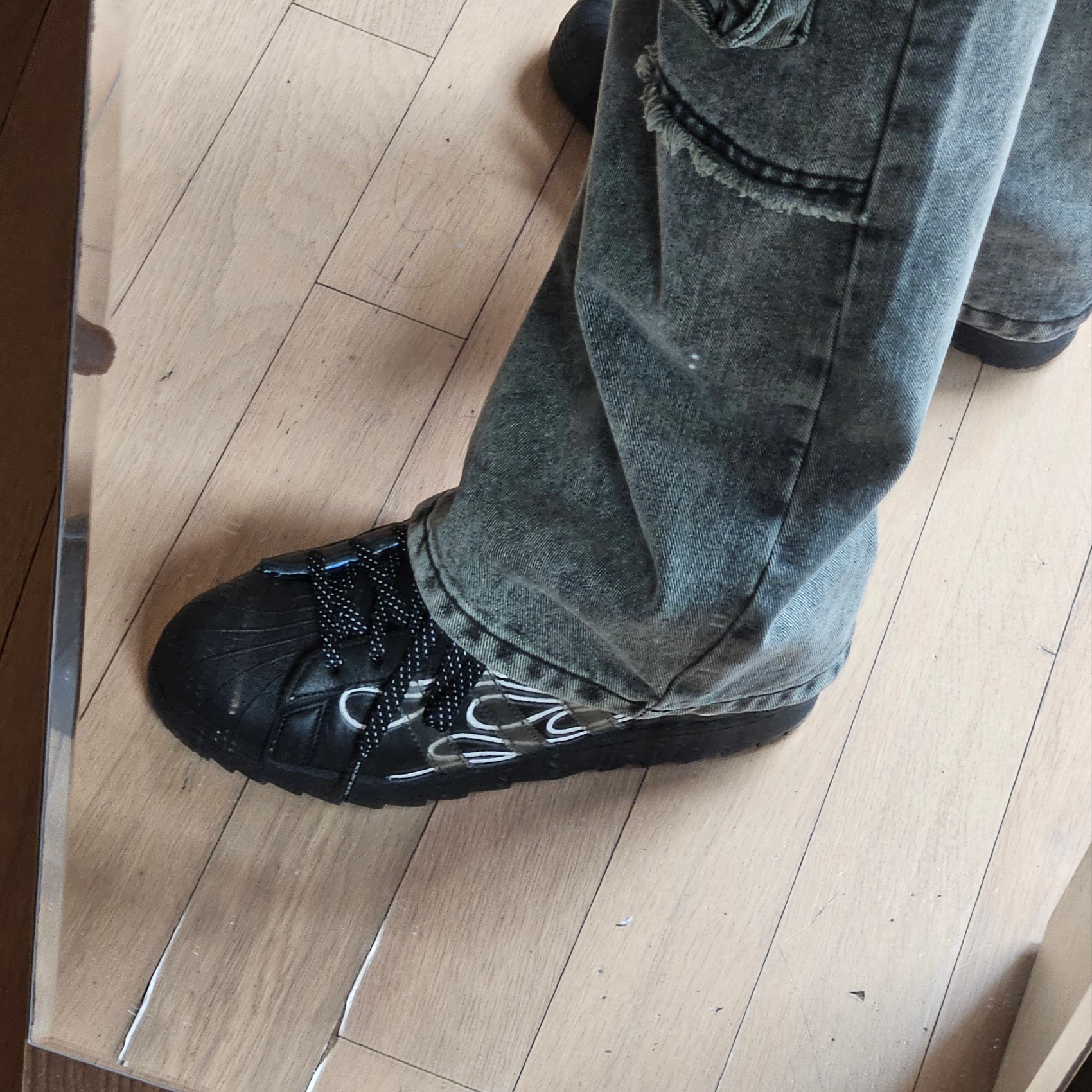 Adidas x NSRC Superstar Ripple Core Black Transl 착용 스타일