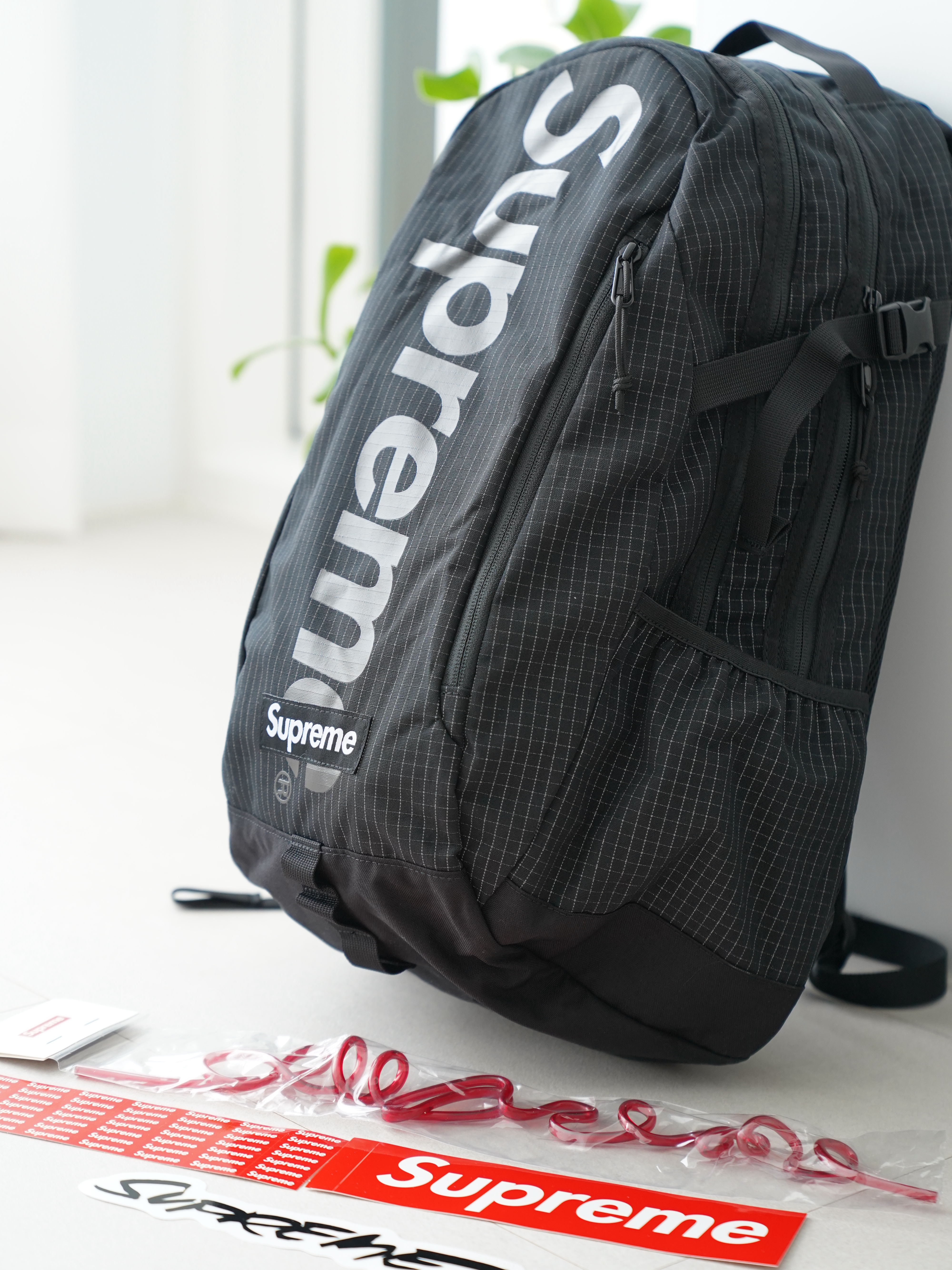 Supreme Backpack Black - 24SS 착용 스타일 - 2