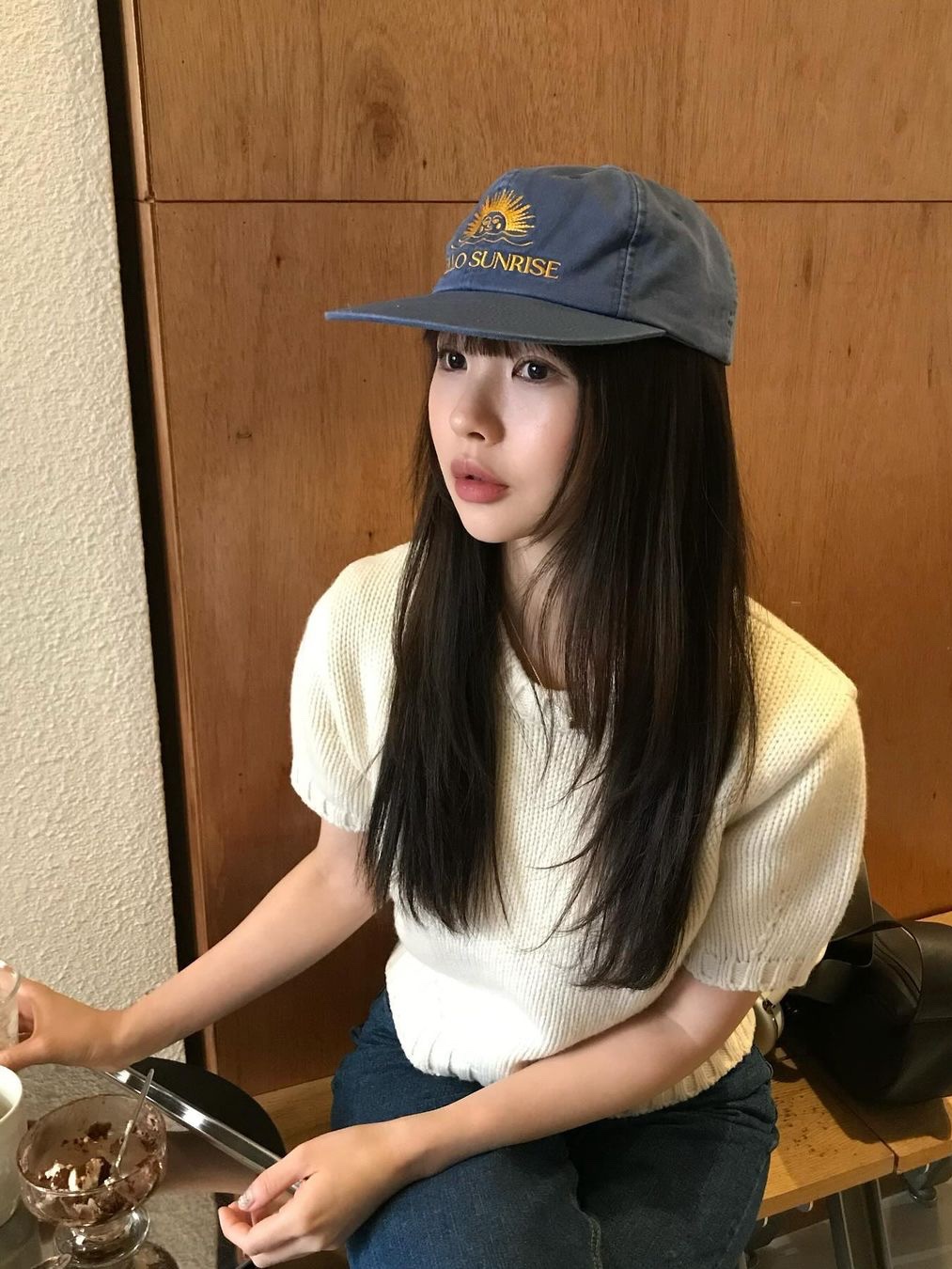 Hello Sunrise Washed HS Arch Logo 6Panel Cap Navy & Orange 착용 스타일