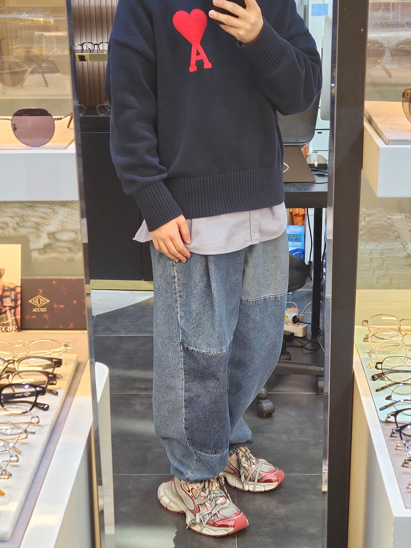 AMI de Coeur Oversize Sweater Navy Marine, Zara x Ader Error Barrel Leg Jeans Blue 착용 스타일