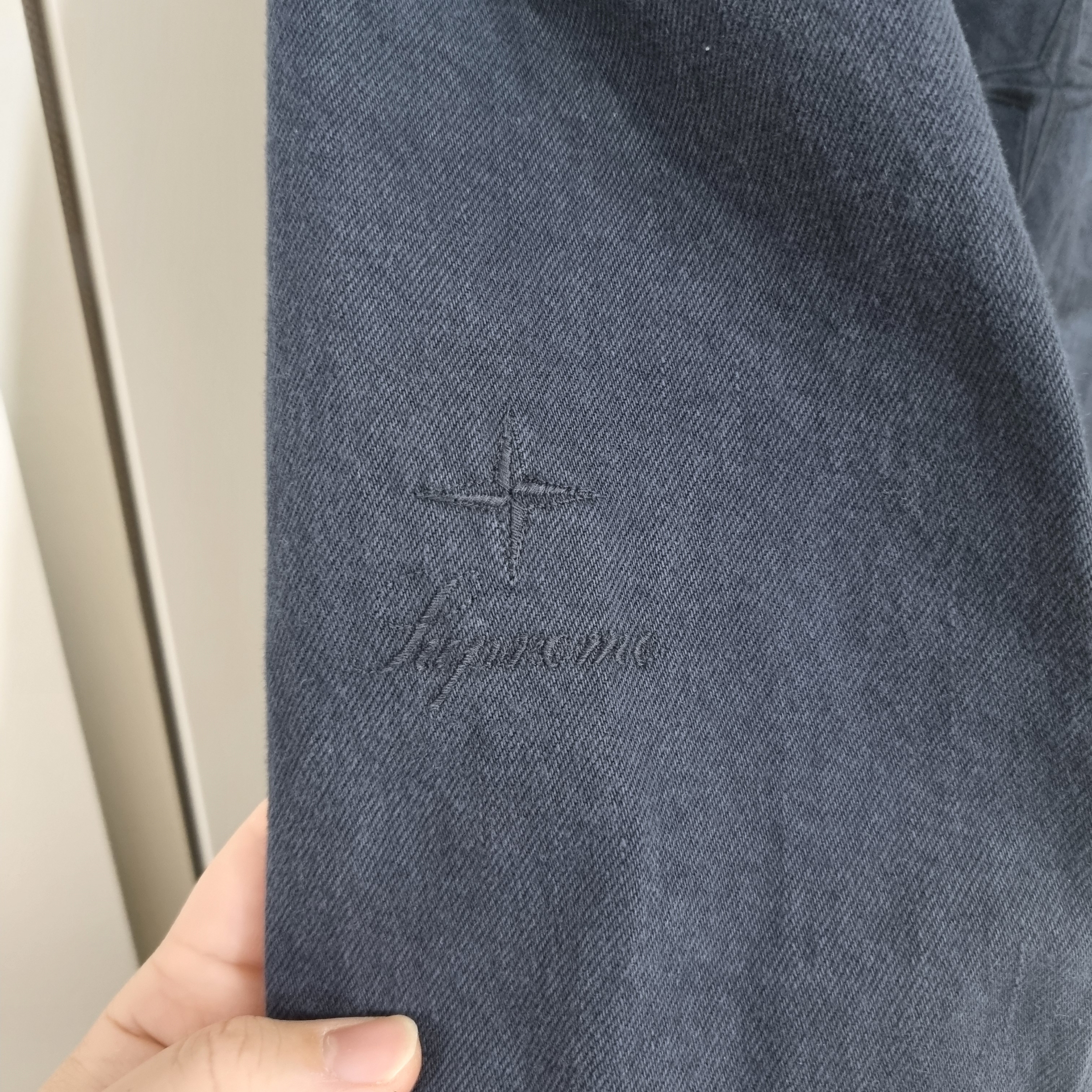 Supreme x Stone Island Denim Trucker Jacket Navy - 23FW 착용 스타일 - 6