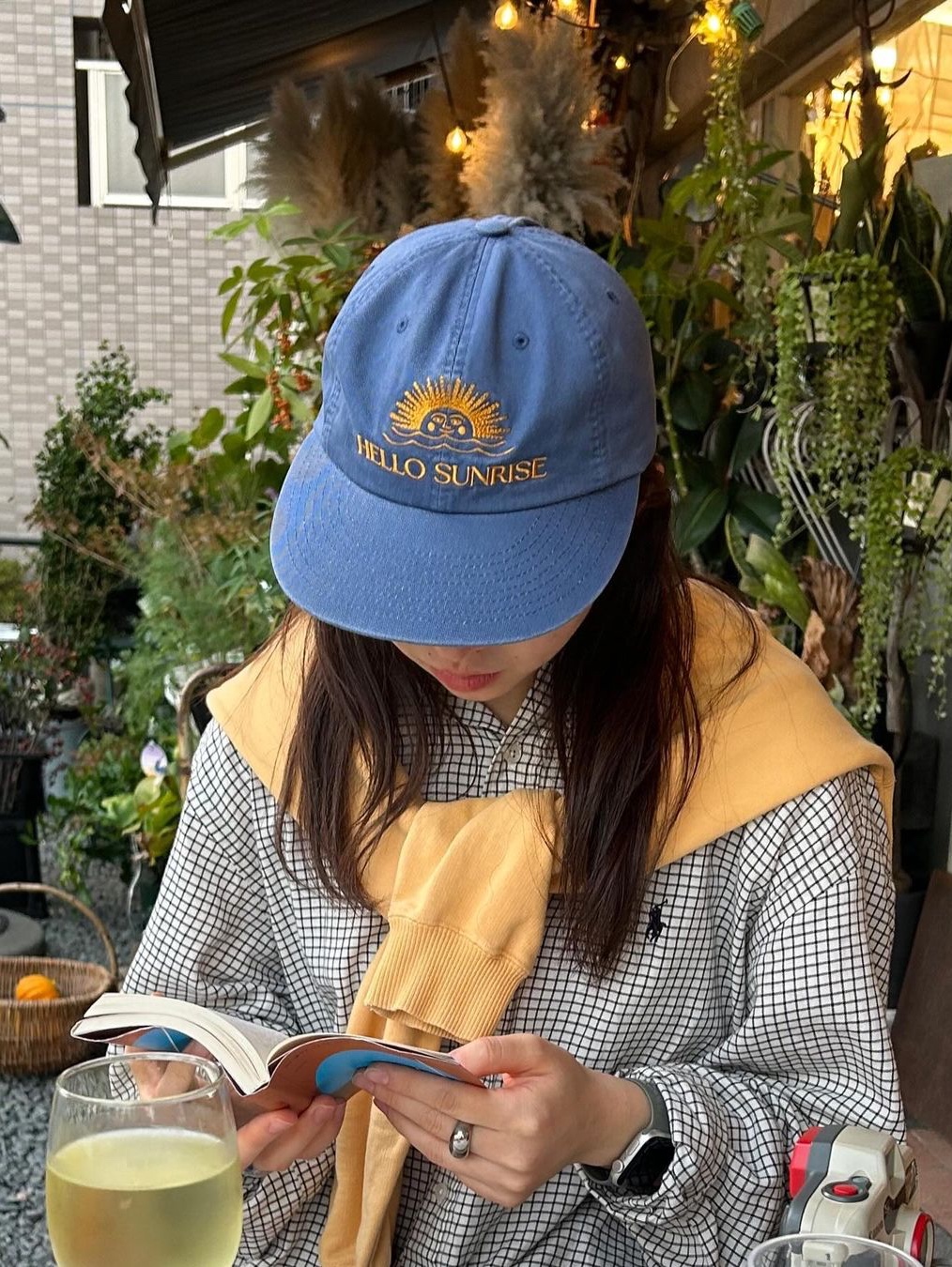 Hello Sunrise Washed OG Logo 6panel Cap Ocean Blue 착용 스타일