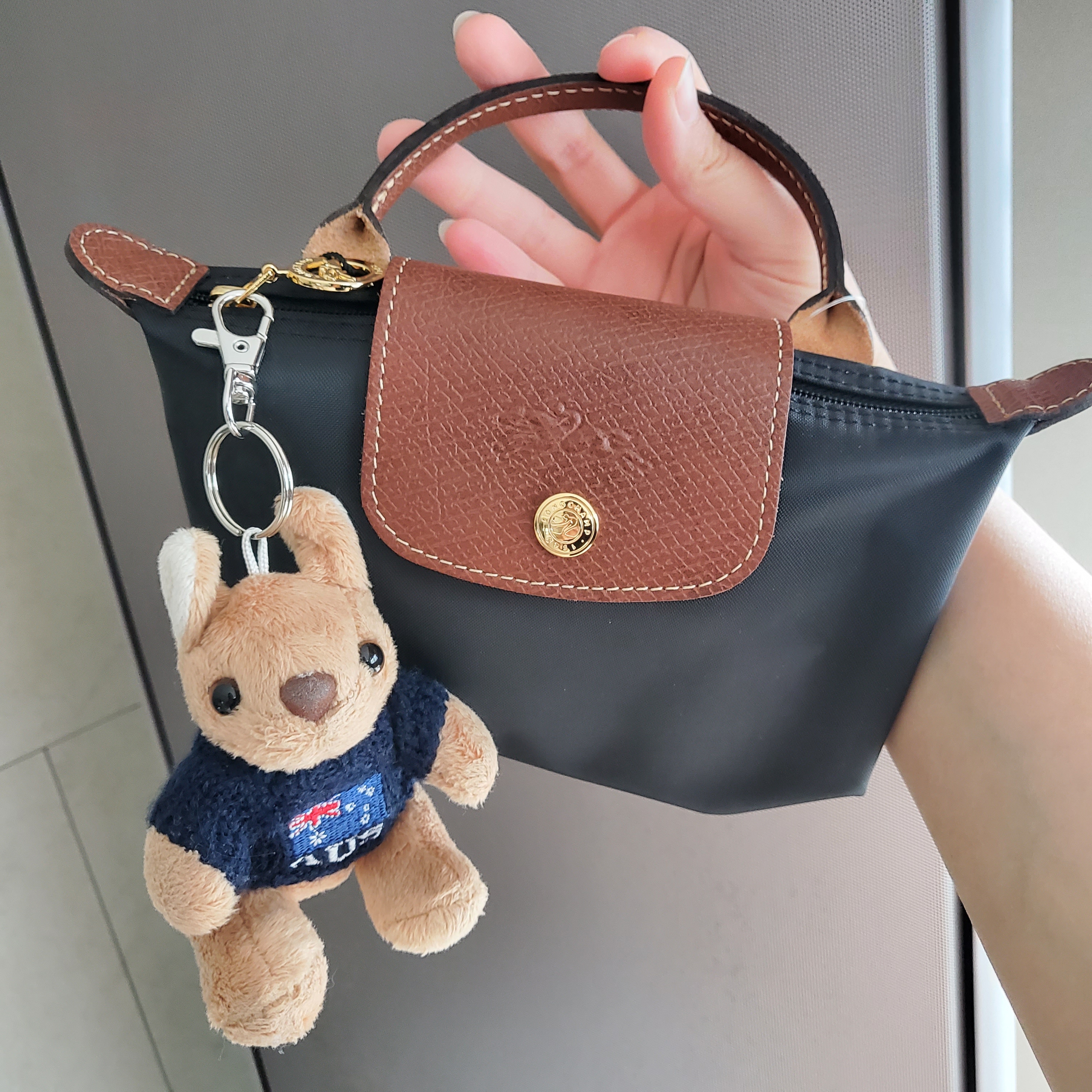 Longchamp Le Pliage Original Handle Pouch Black 착용 스타일