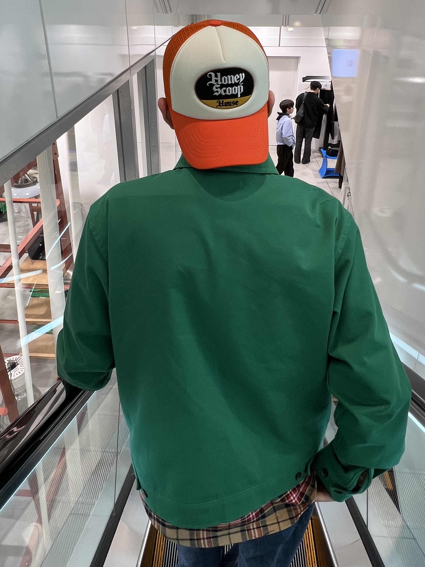 Honey Scoop House Honey Bear Work Jacket Green, Honey Scoop House OE Logo Check LS Shirt Beige 착용 스타일