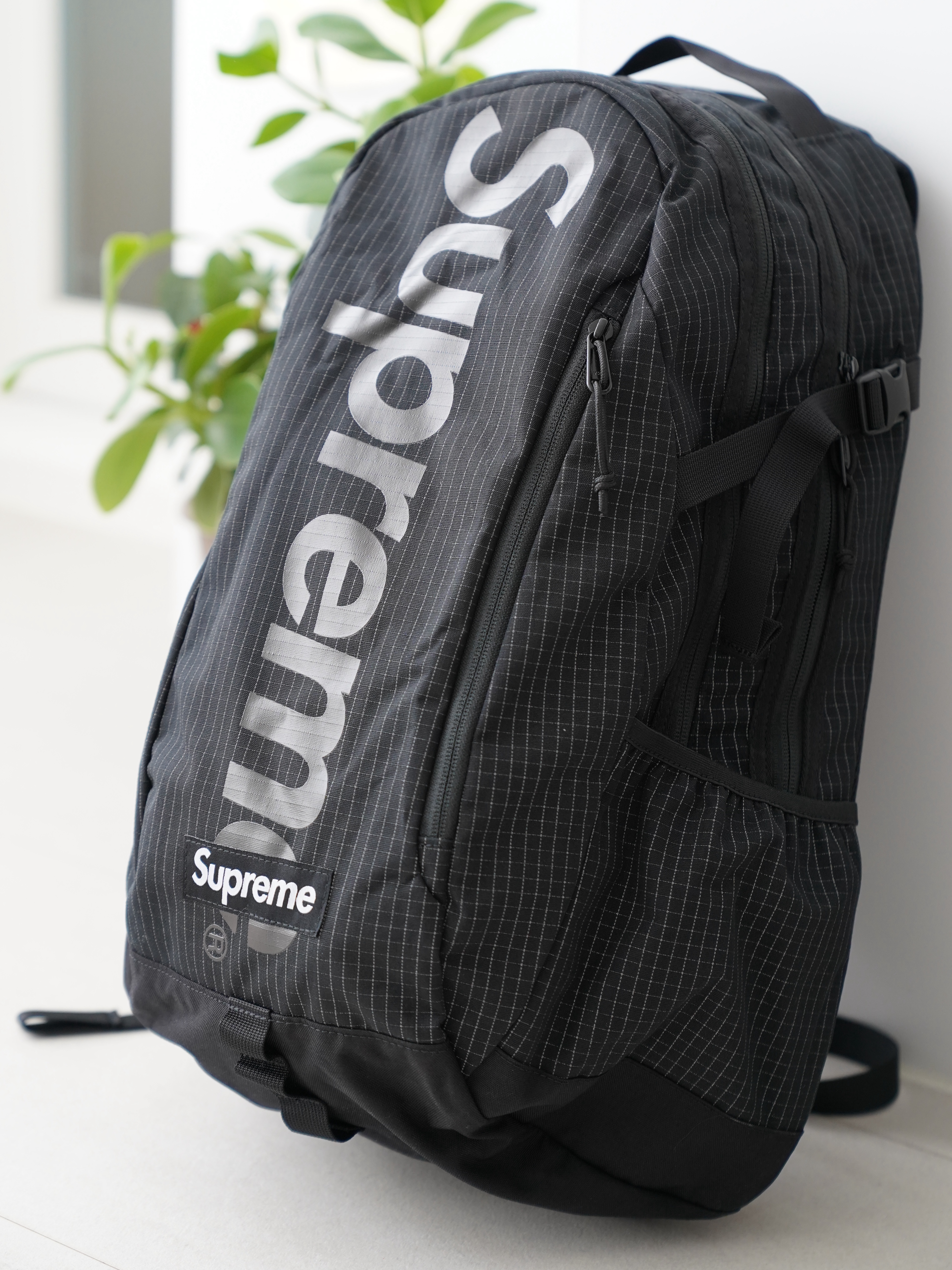 Supreme Backpack Black - 24SS 착용 스타일 - 1
