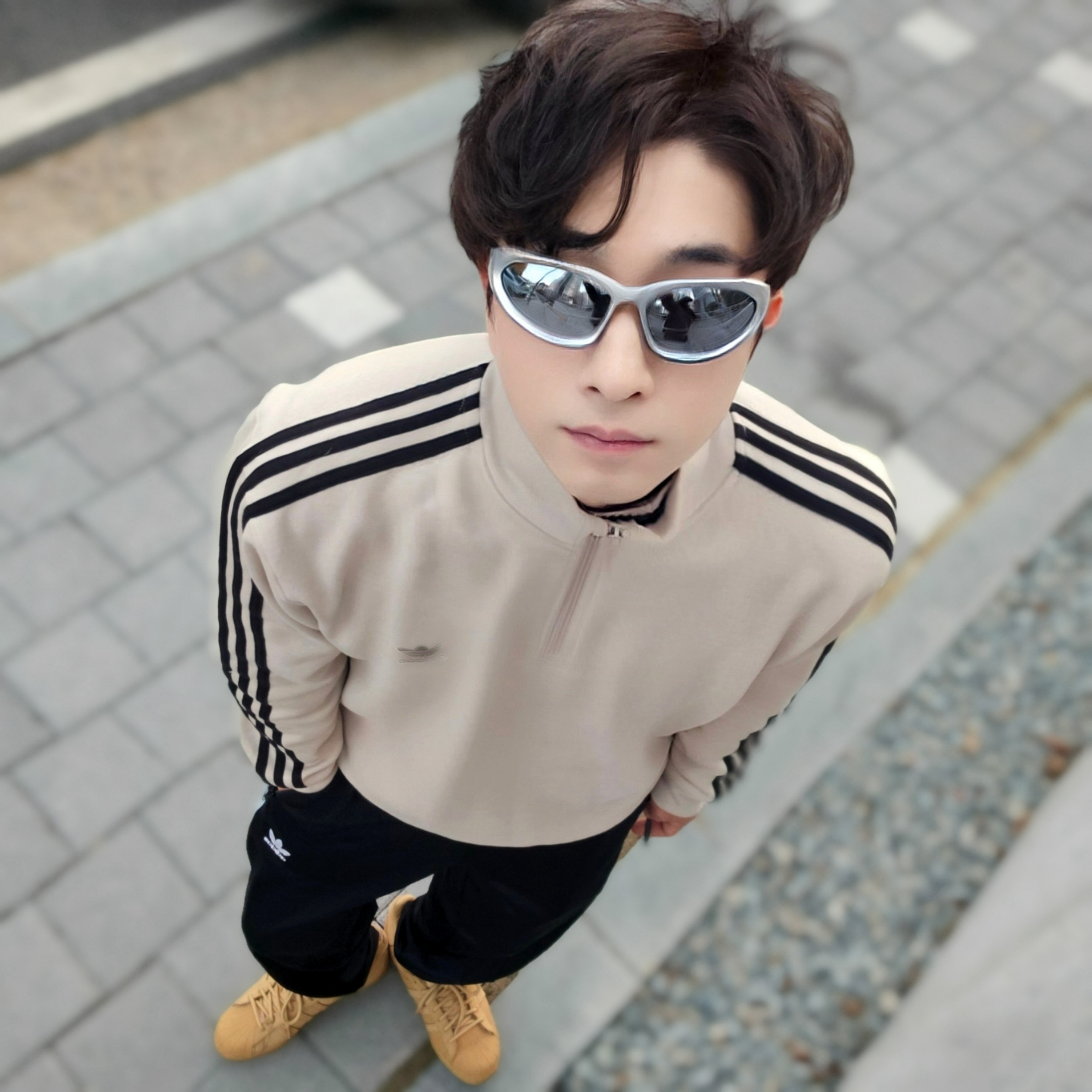 Adidas Adicolor Classic 3-Stripes Half-Zip Sweatshirt Black White - KR Sizing, Adidas Firebird Track Pants Black - KR Sizing 착용 스타일 - 5