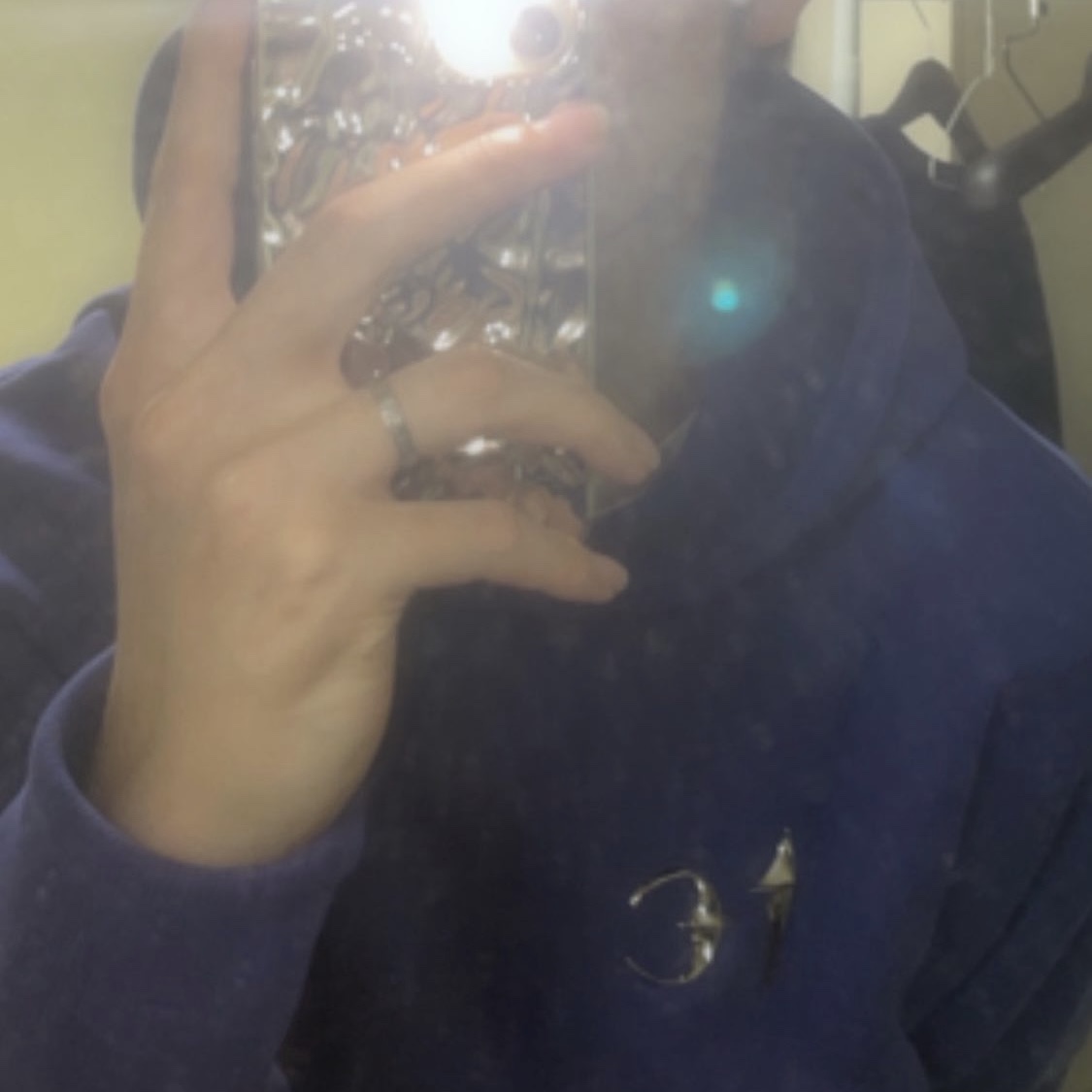 Thug Club Armor Hoodie Navy 착용 스타일 - 3